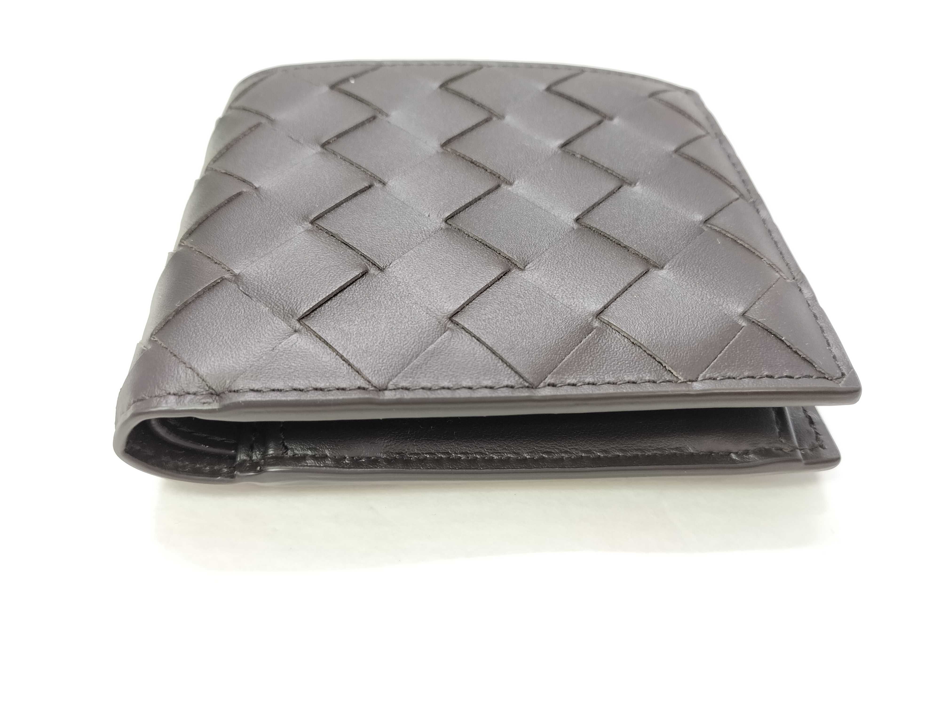 Intrecciato Maxi Leather Bi-fold Wallet in Brown. Includes: Box, Dust Bag. — view 5