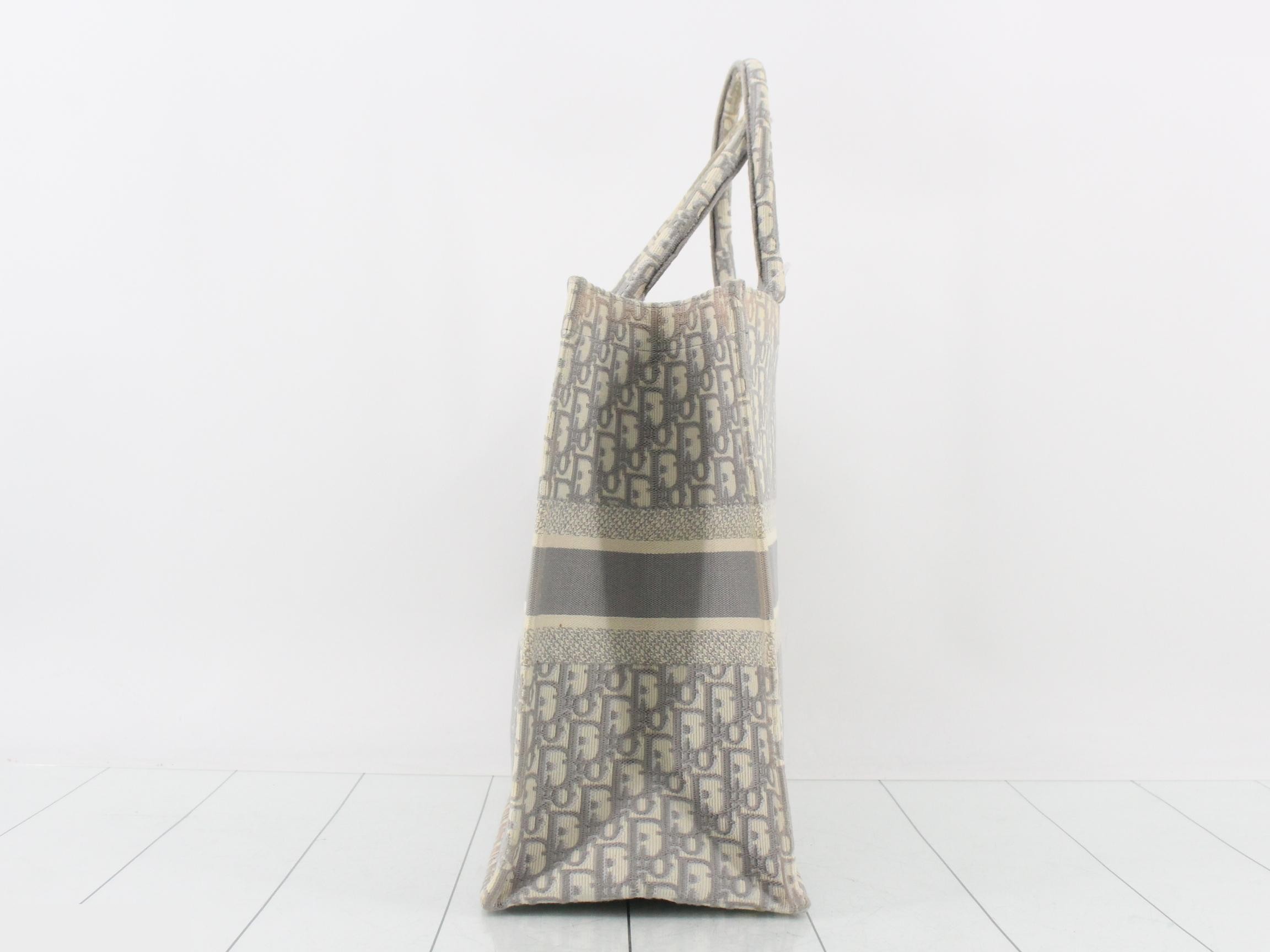 Oblique Book Tote Large — view 3
