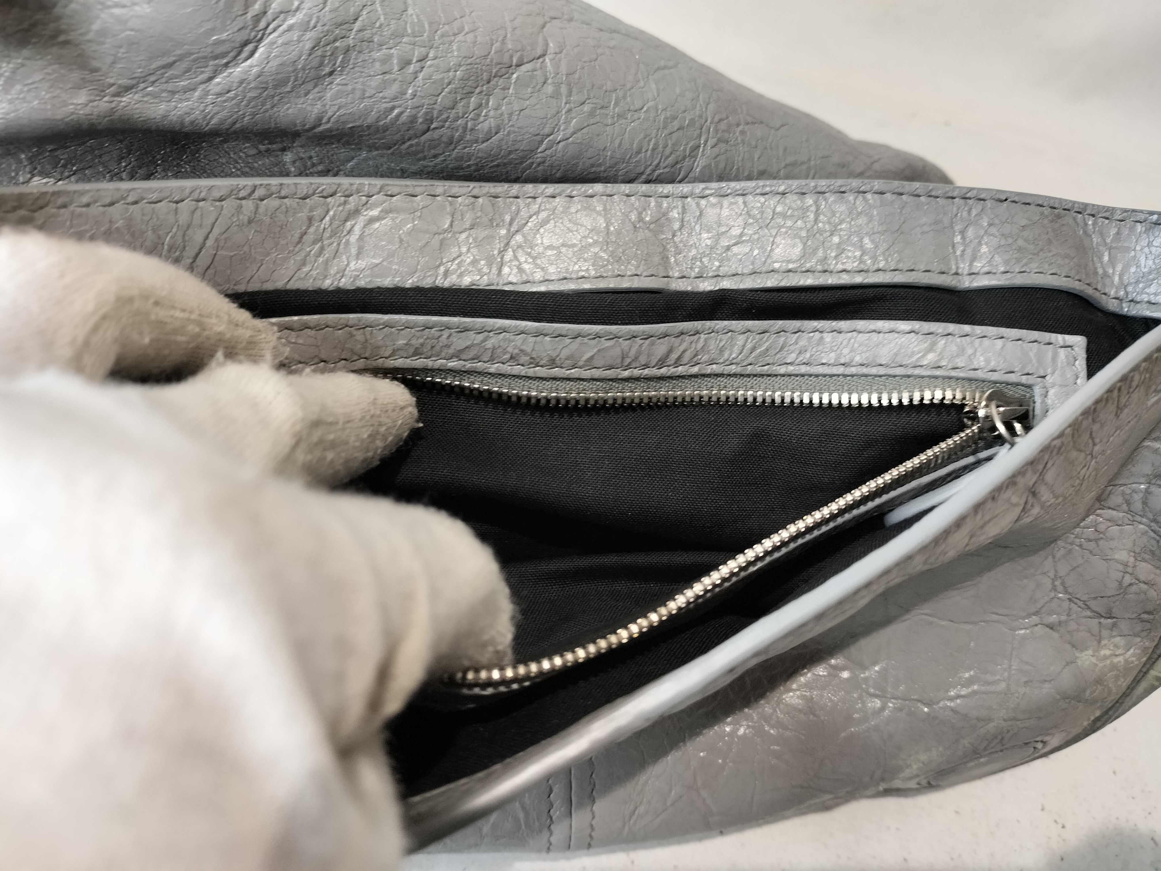 Le Cagole Flap Bag XS (Balenciaga Le Cagole Shoulder Bag) — view 10