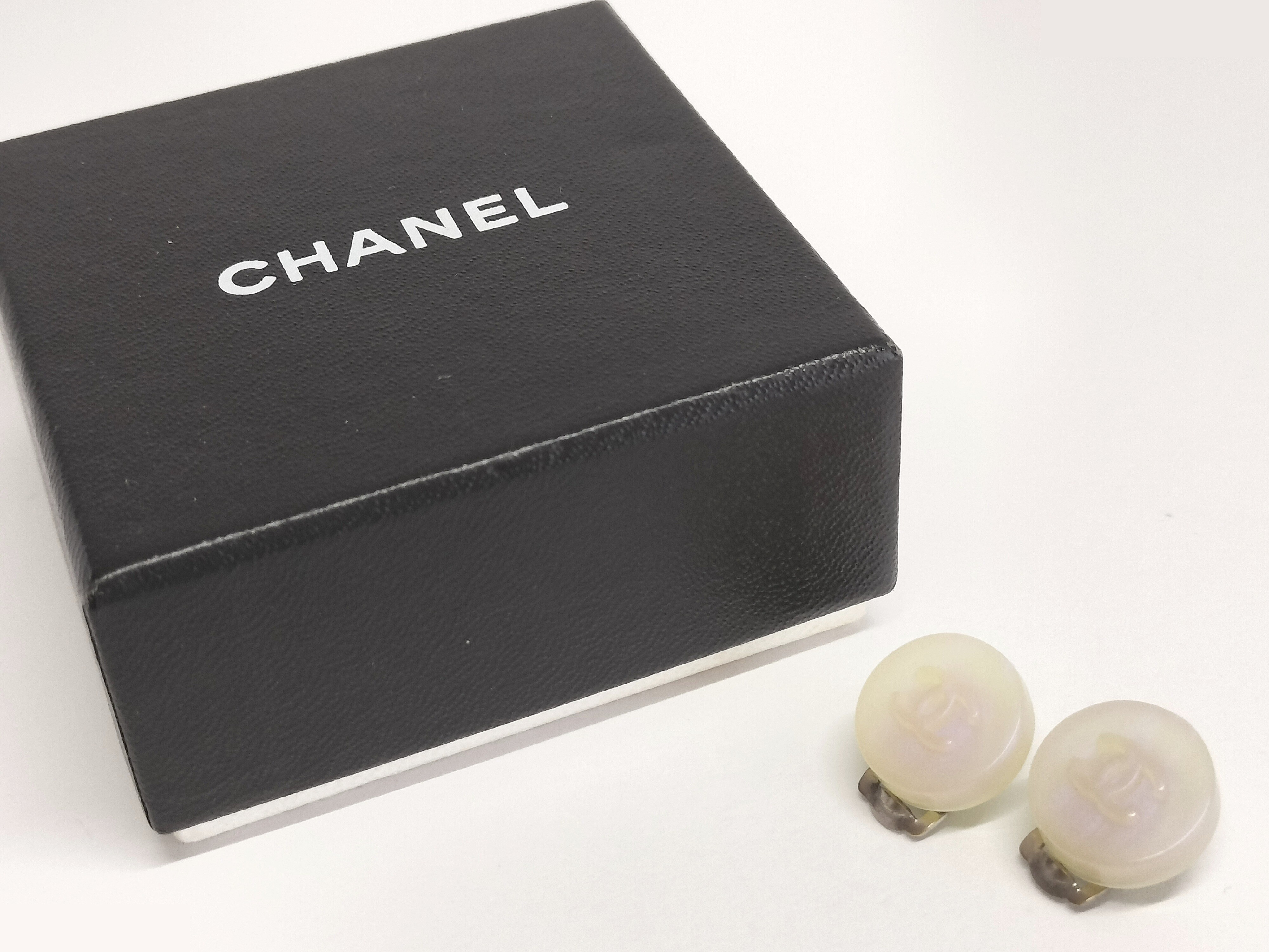 Coco mini plastic earrings — view 3