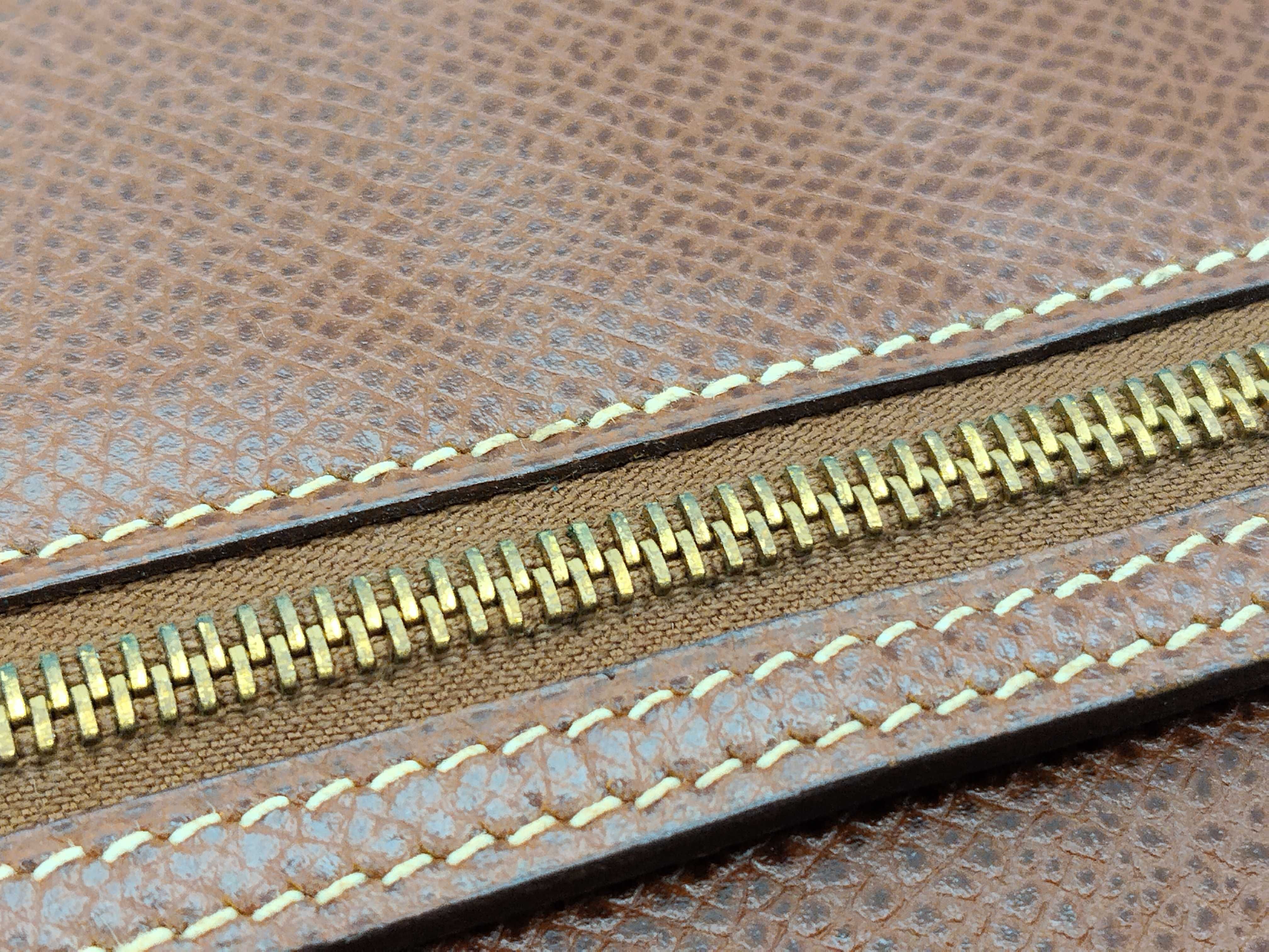 Bearn Soufflé E stamp Epsom leather wallet 32 — view 9