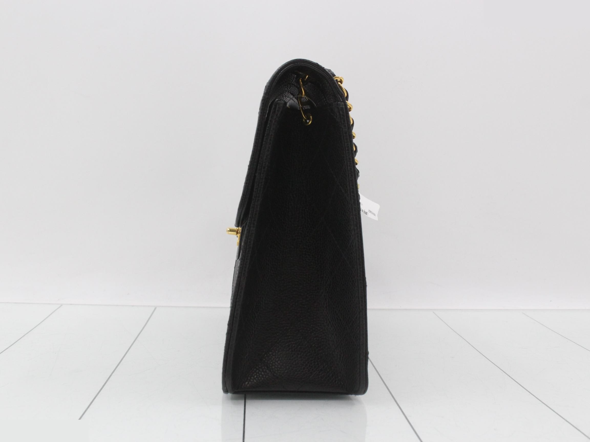 Matelassé caviar leather chain shoulder bag, model number 5. — view 3