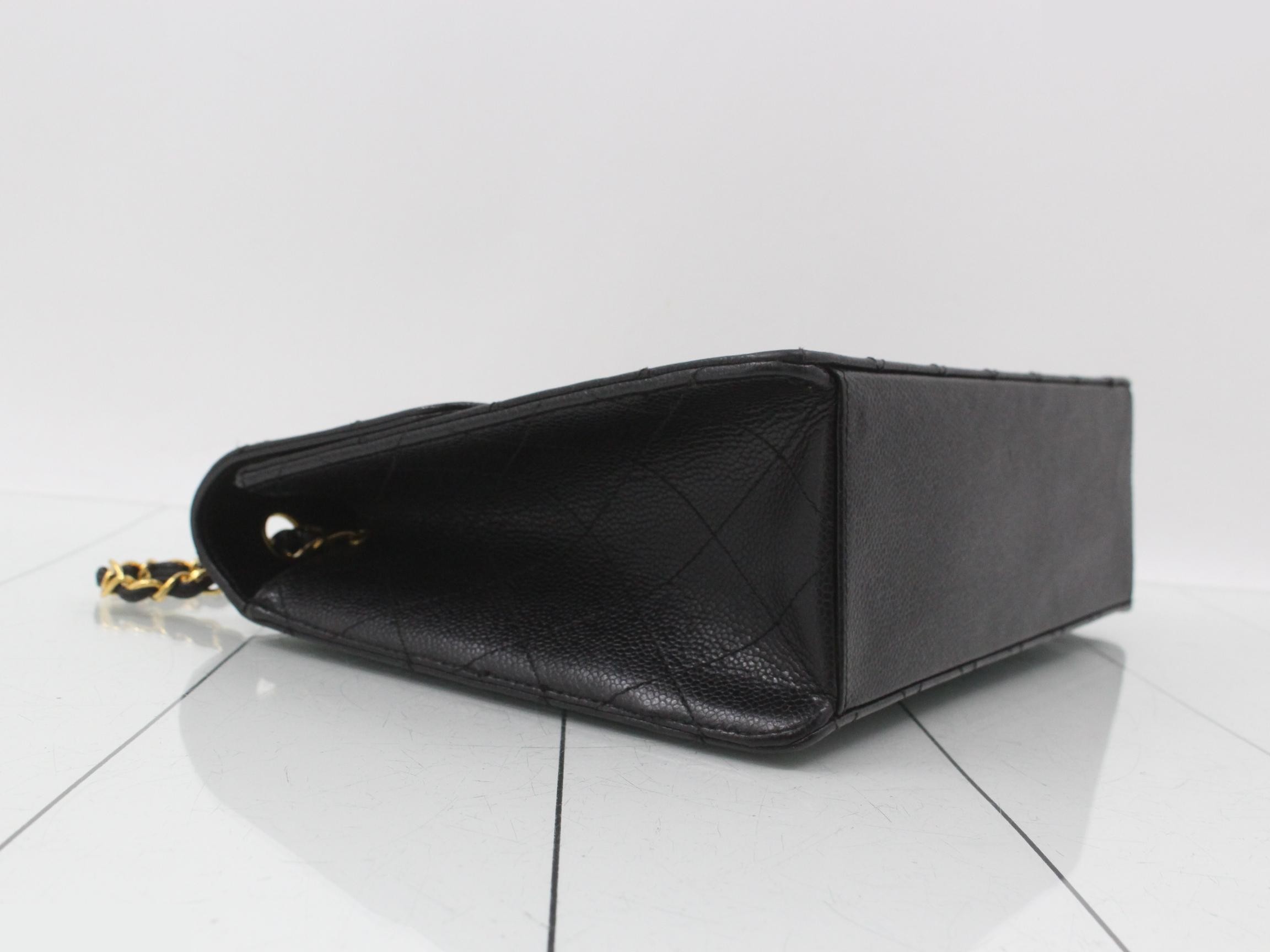 Matelassé caviar leather chain shoulder bag, model number 5. — view 5
