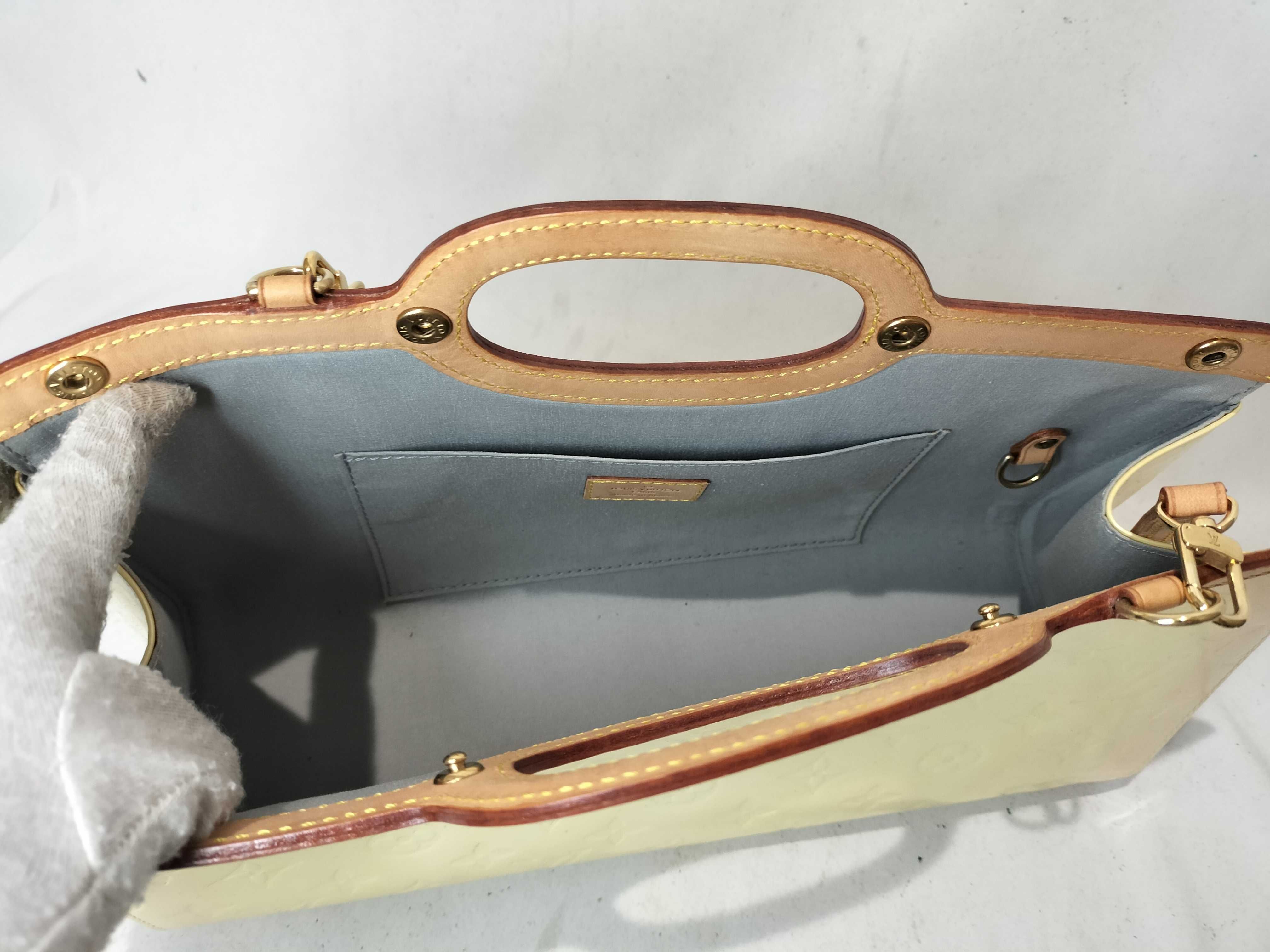 Vernis Roxbury Drive Handbag — view 9
