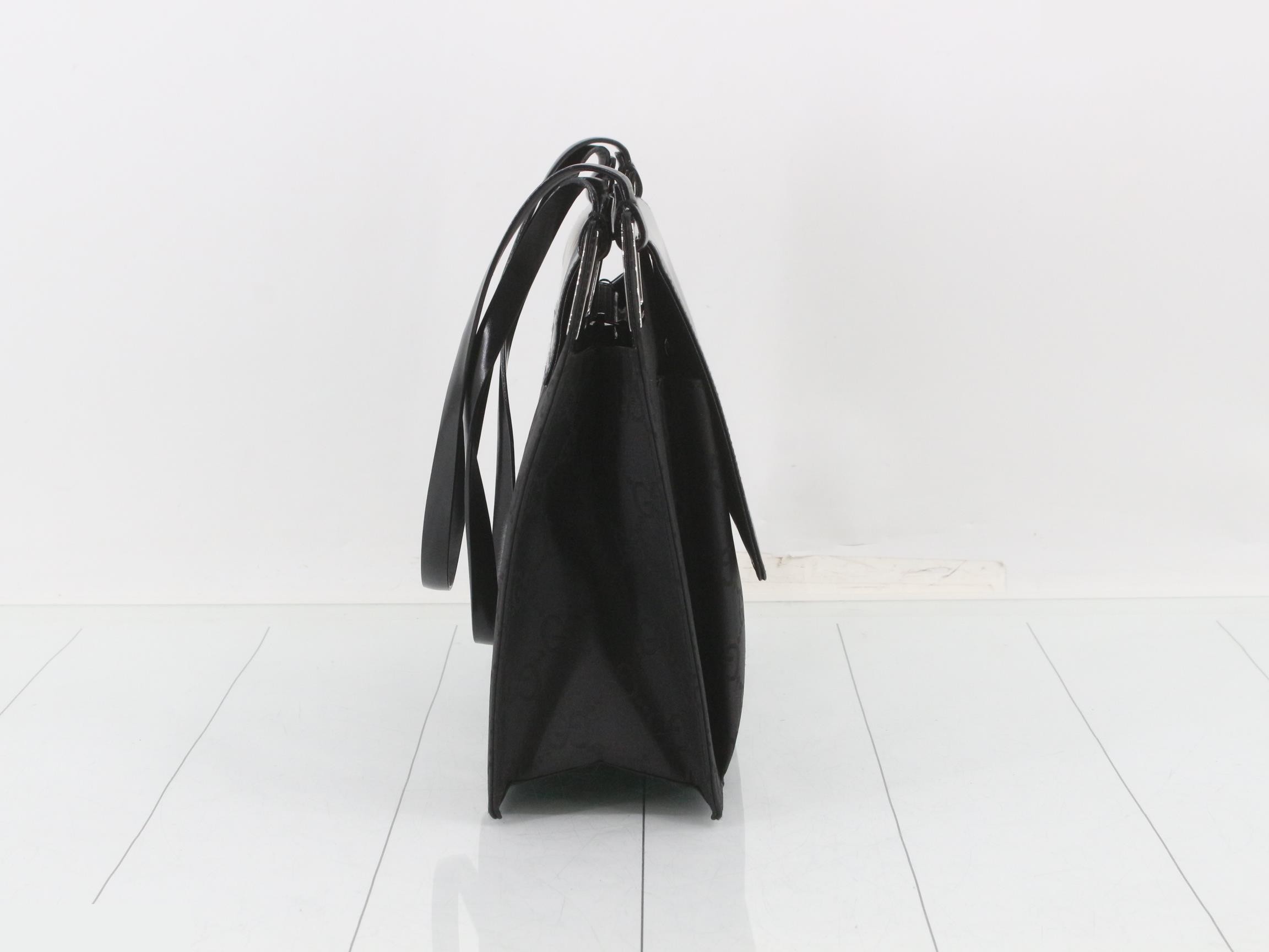 handbag — view 4