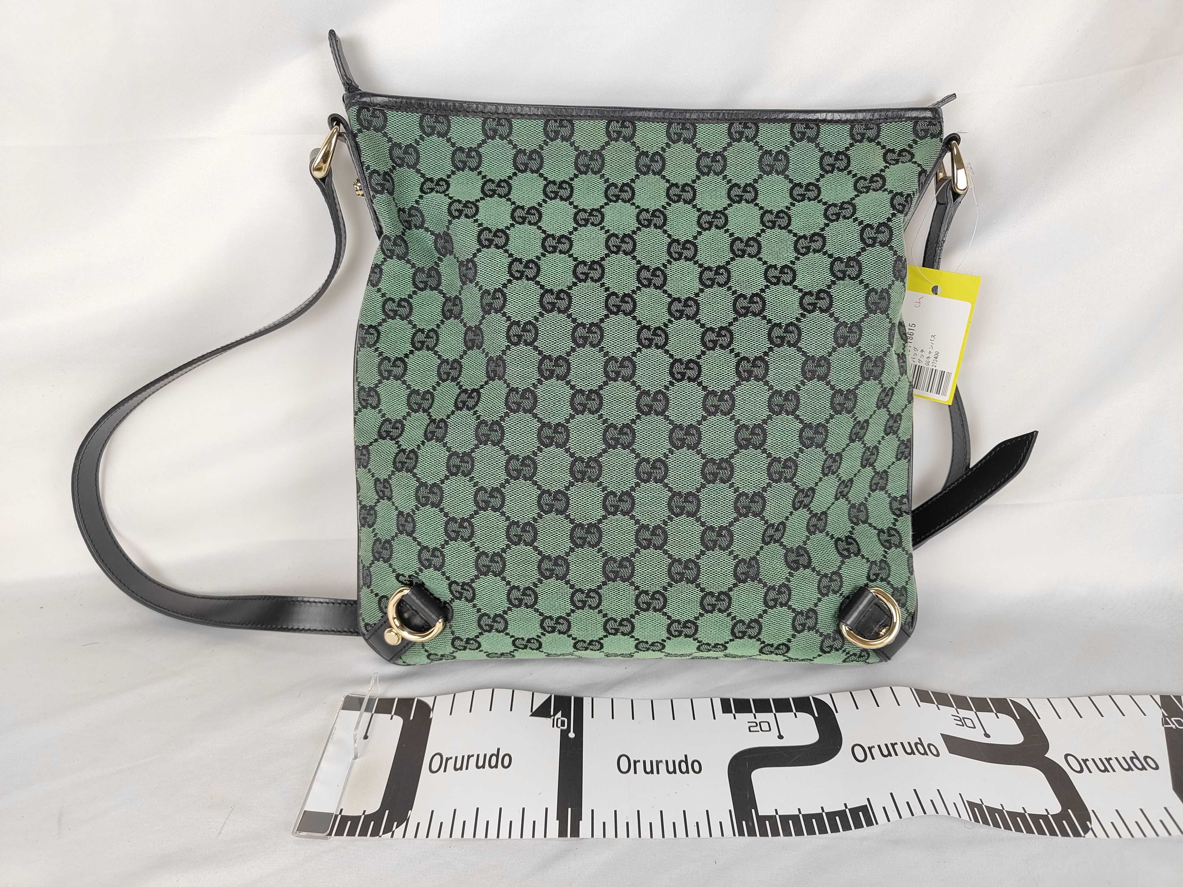 GG Canvas 272400 Shoulder Bag — view 2