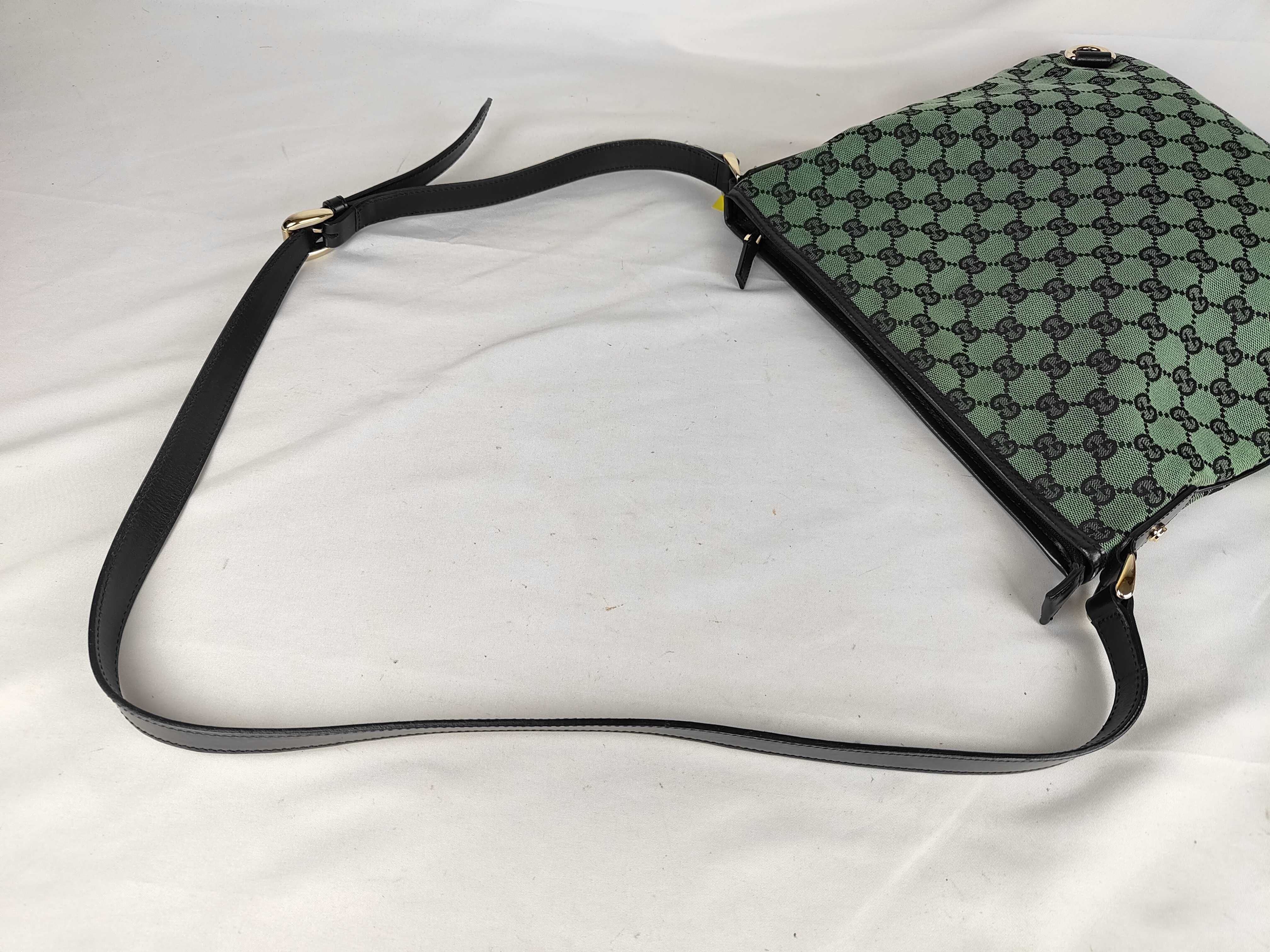 GG Canvas 272400 Shoulder Bag — view 3