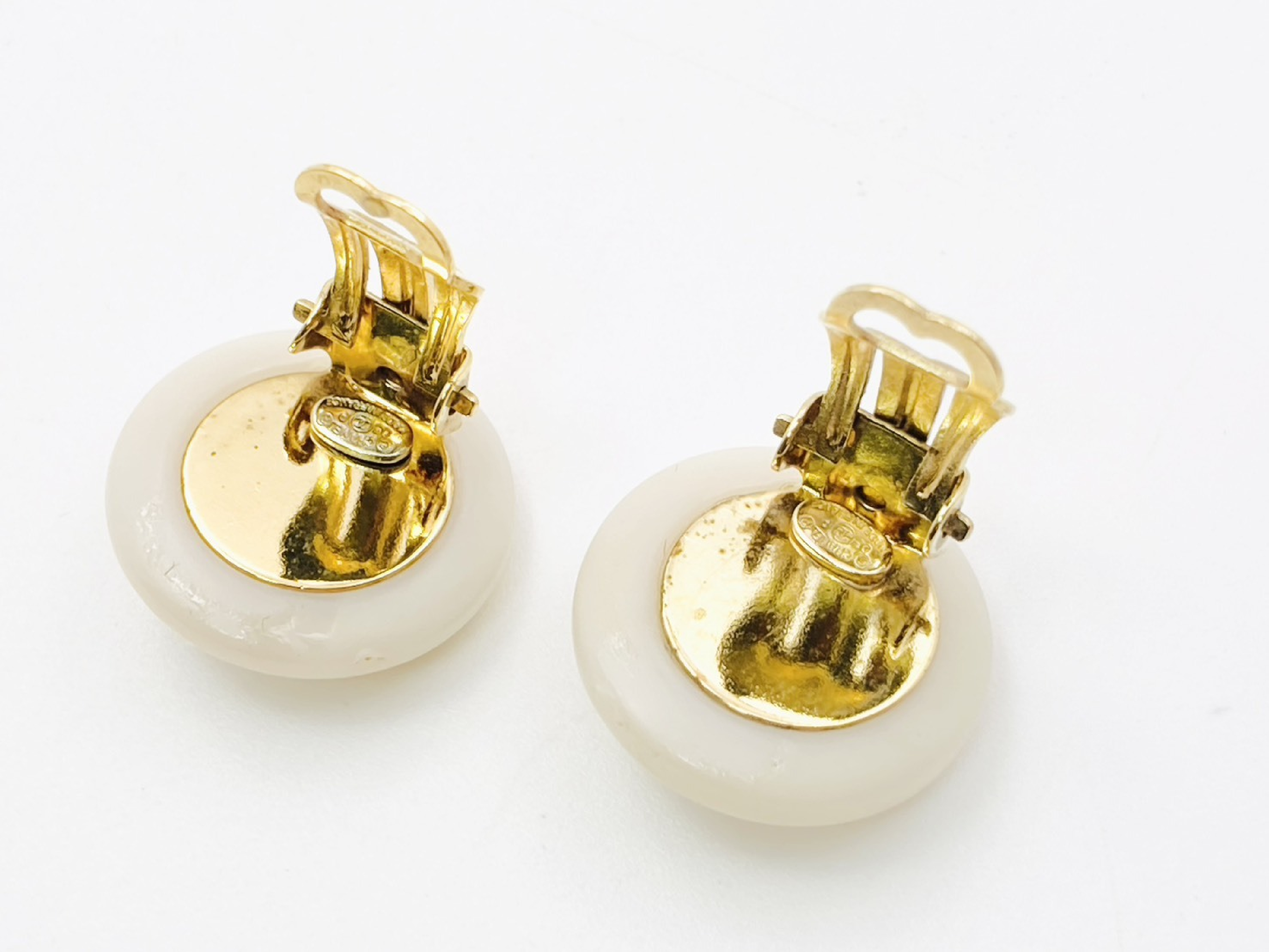 Coco Mark Faux Pearl Round Earrings 03P Resin Plastic Earrings — view 3