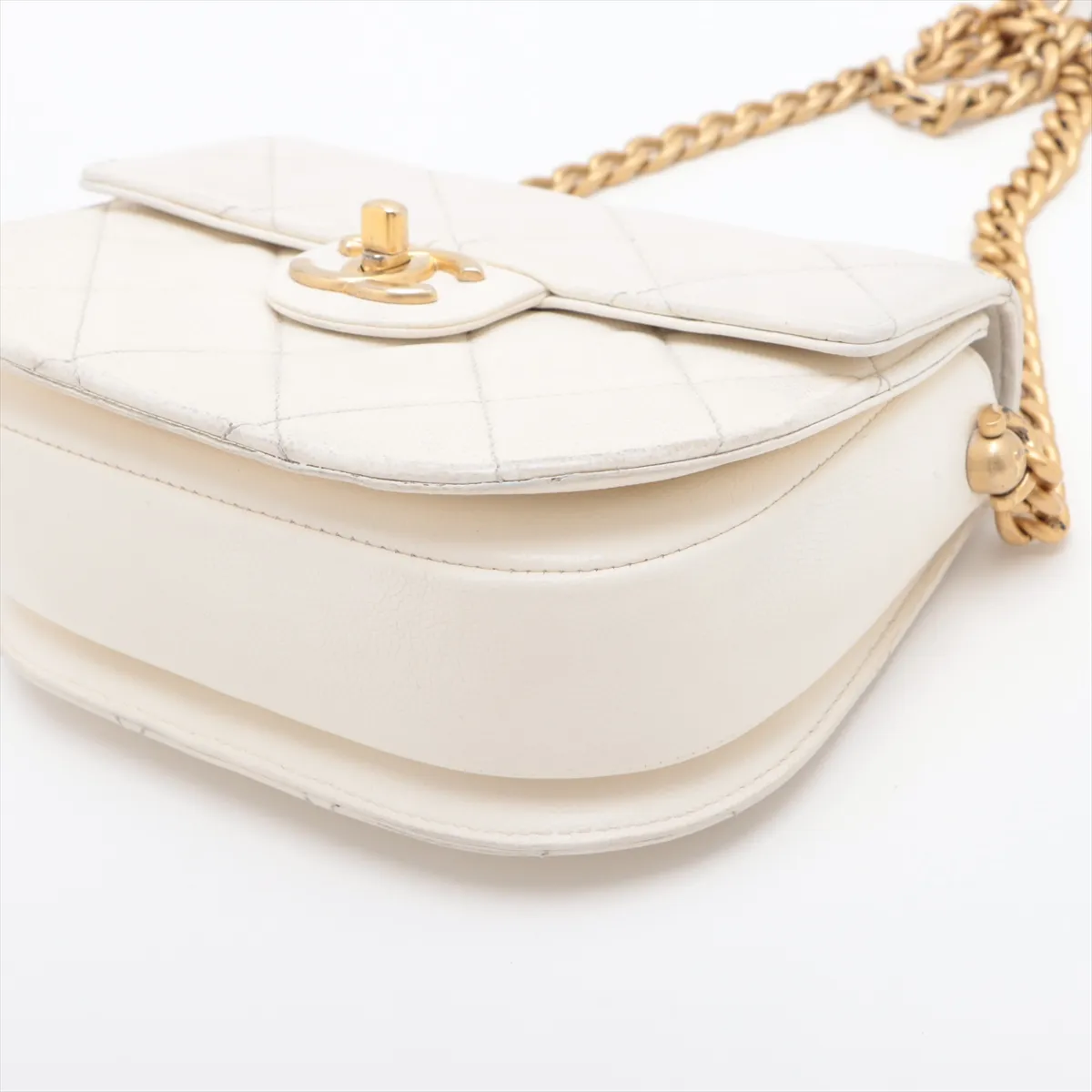 Matelasse caviar skin chain shoulder bag white gold hardware U1K7600G random plate — view 3