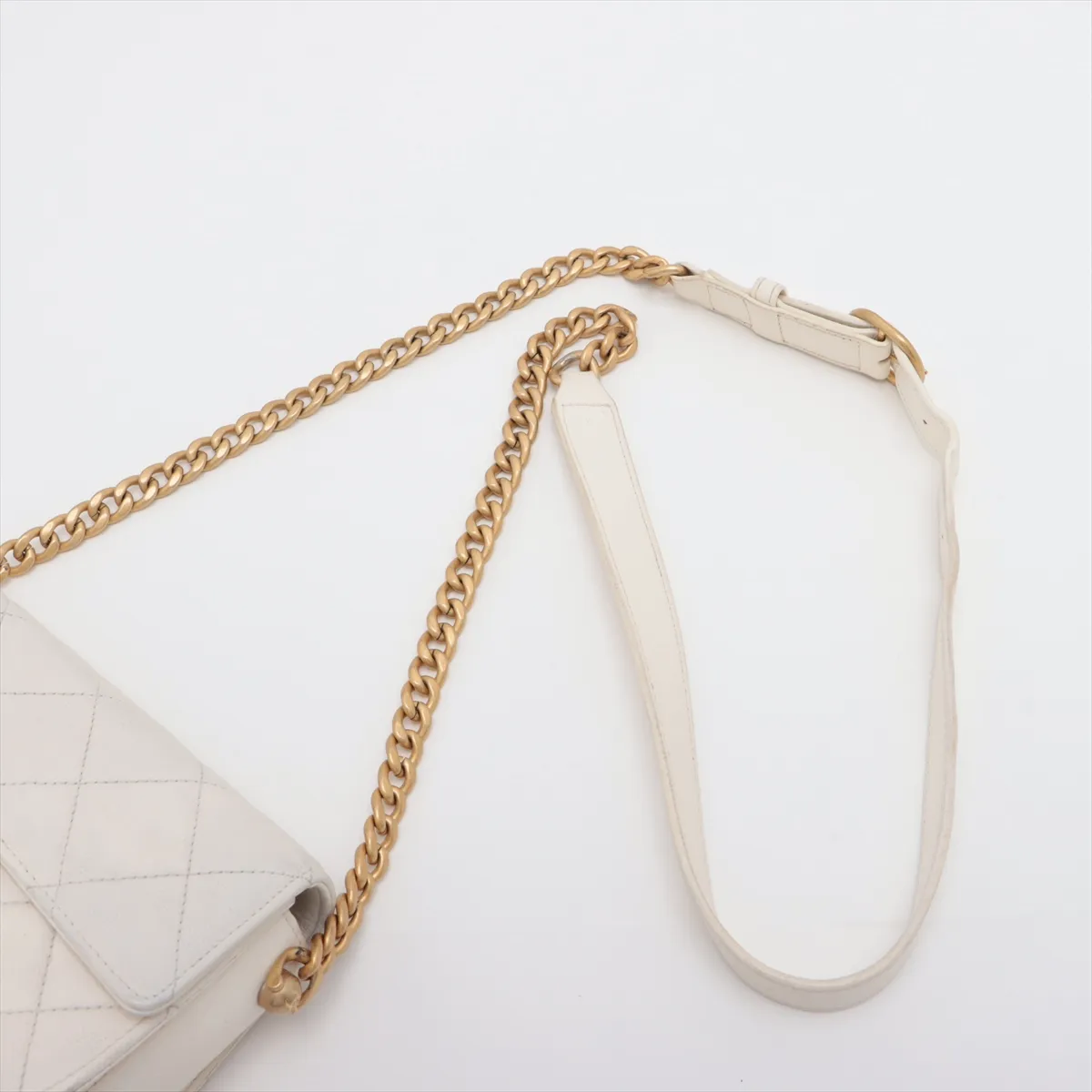 Matelasse caviar skin chain shoulder bag white gold hardware U1K7600G random plate — view 5