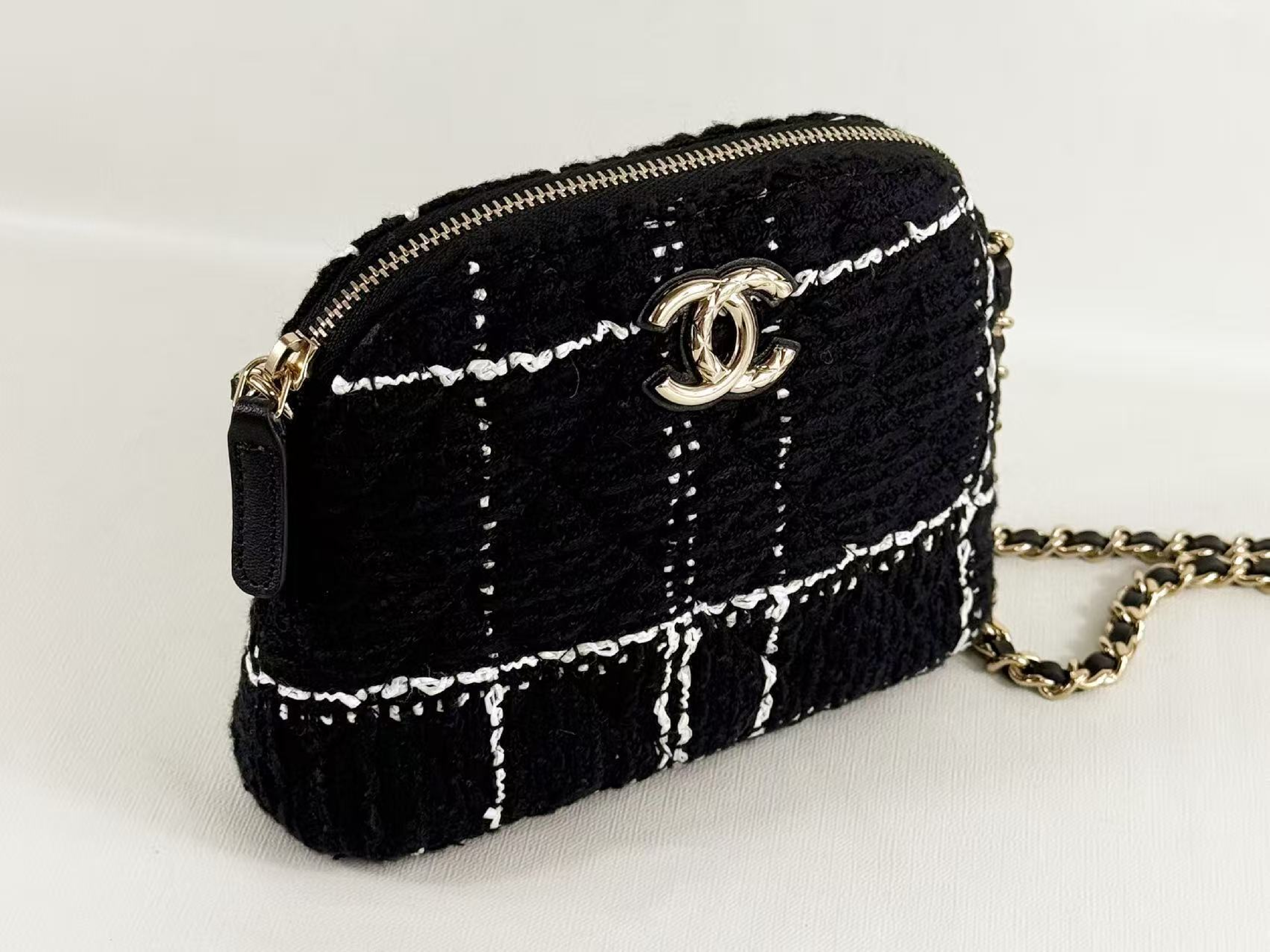 Black and White Tweed VIP Birthday Gold Shoulder Bag, Approx. W16.5cm, with Dust Bag and Random Serial Number, Gold Hardware, KH0EL3CE. — view 6