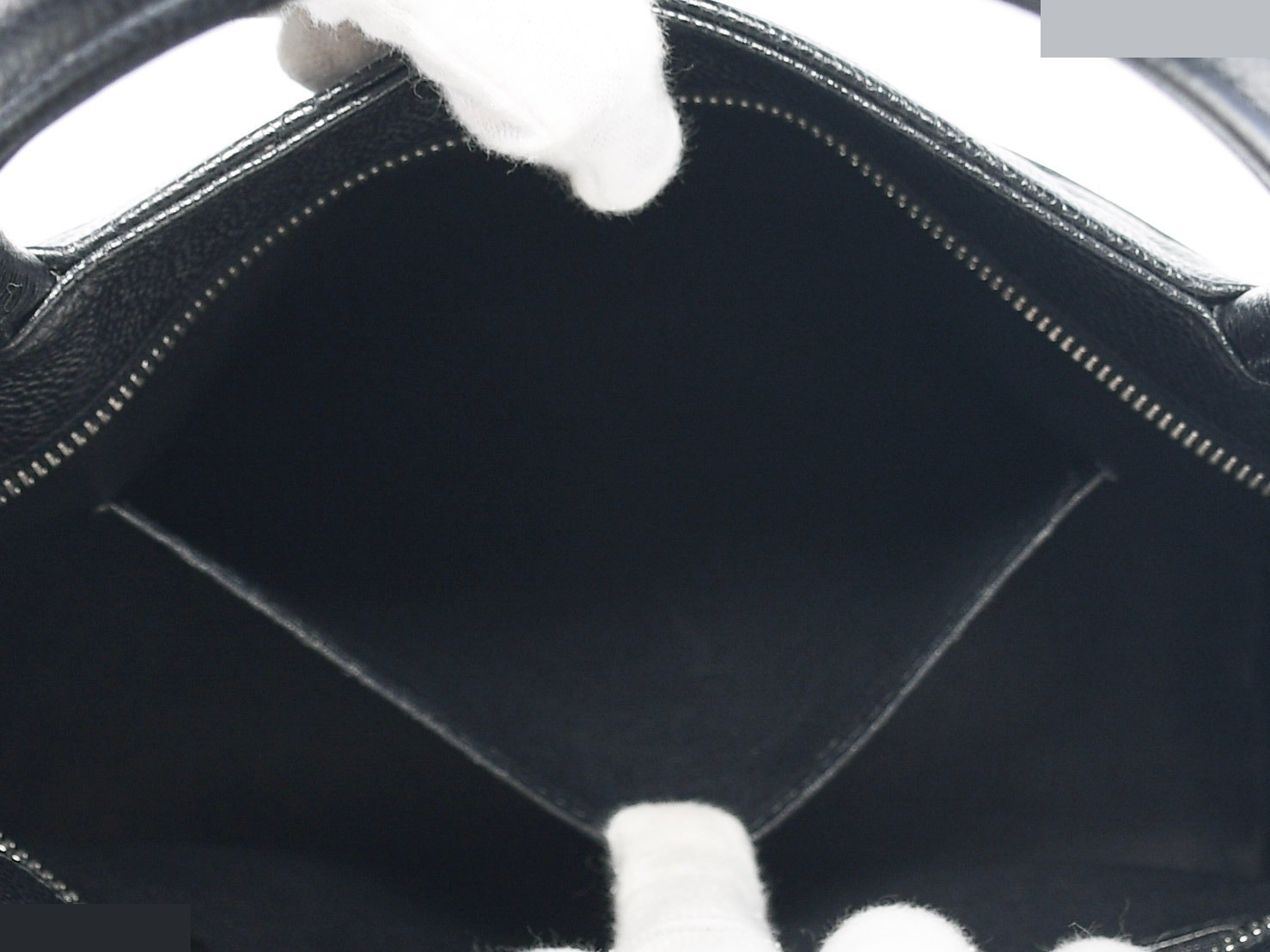 Reissue tote bag, caviar leather, serial number 10s, silver hardware. — view 11