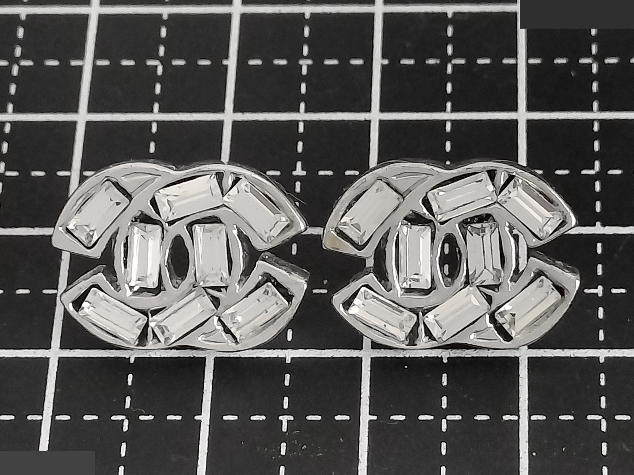 Coco Rhinestone Silver Earrings 01P — view 5