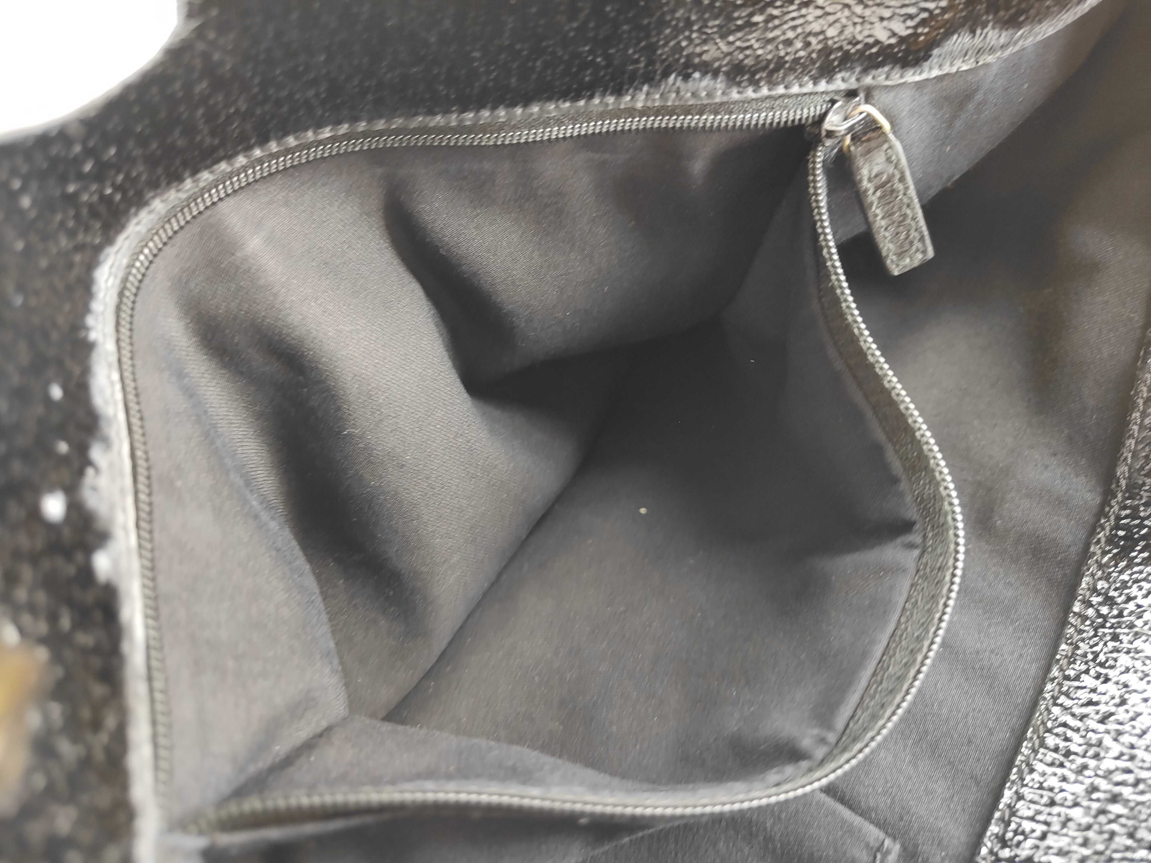 GG Canvas Gucci Tote Bag — view 12