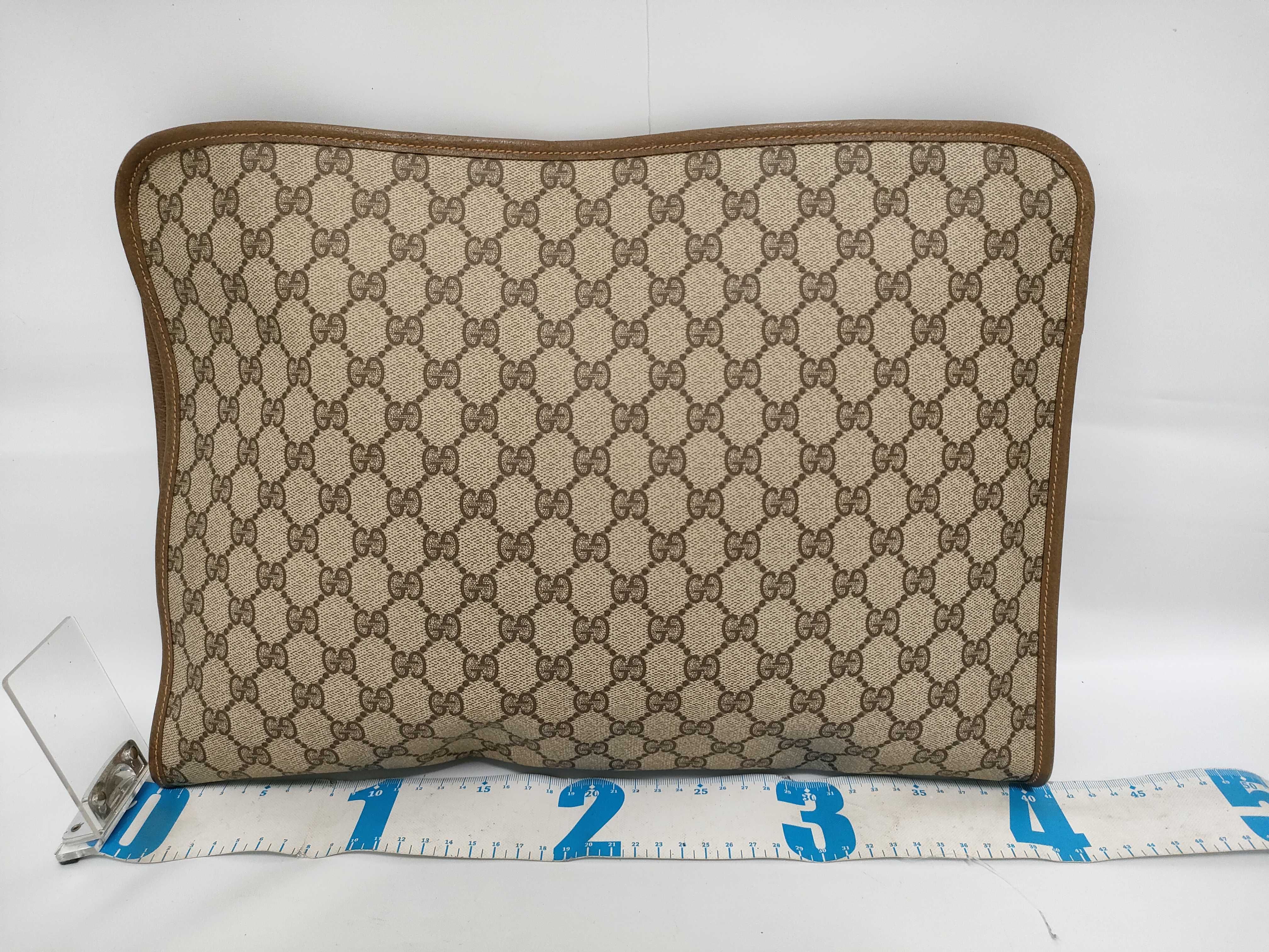 GG Supreme Old Gucci GG Supreme Clutch Bag — view 2