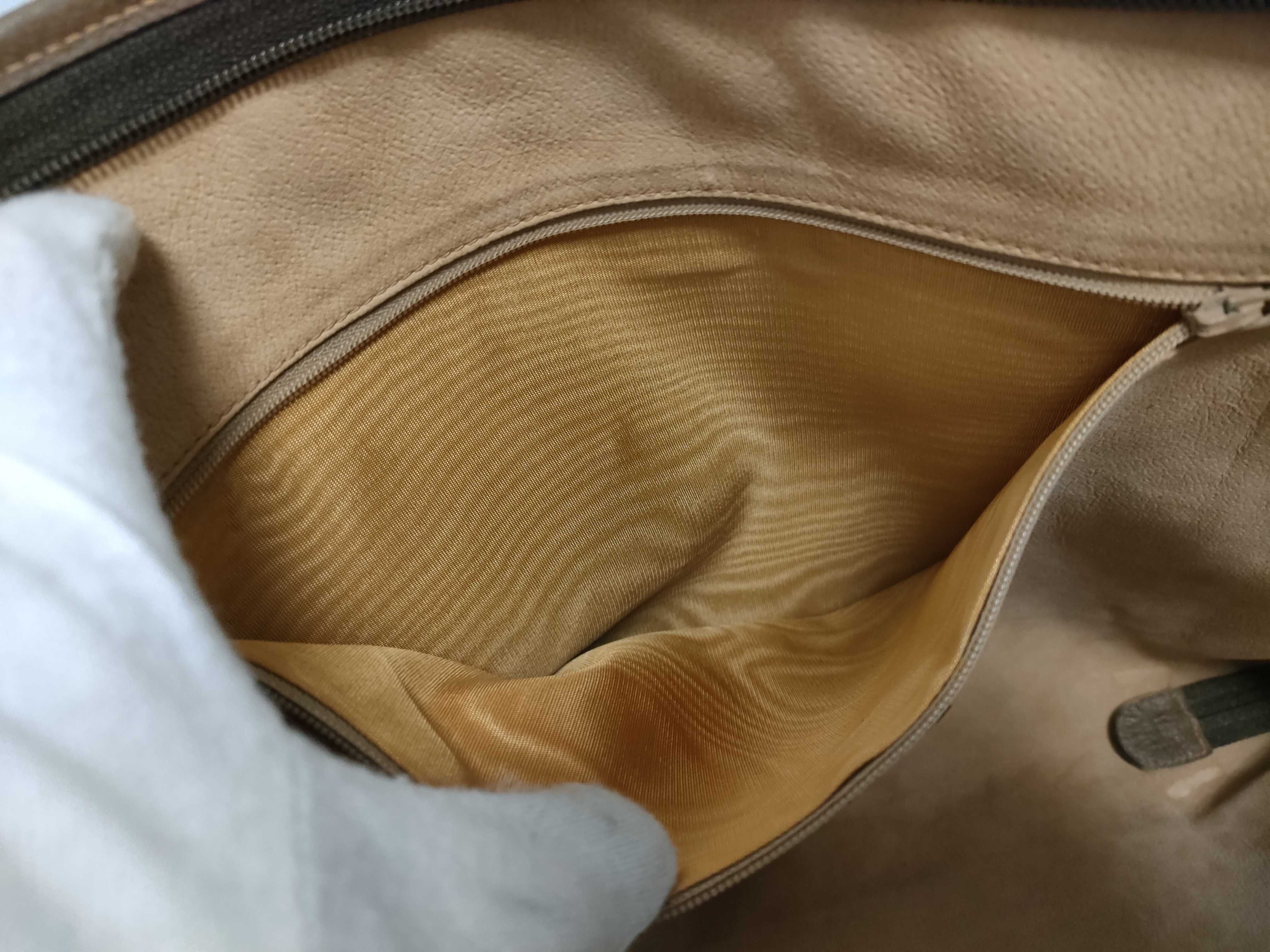 GG Supreme Old Gucci GG Supreme Clutch Bag — view 8