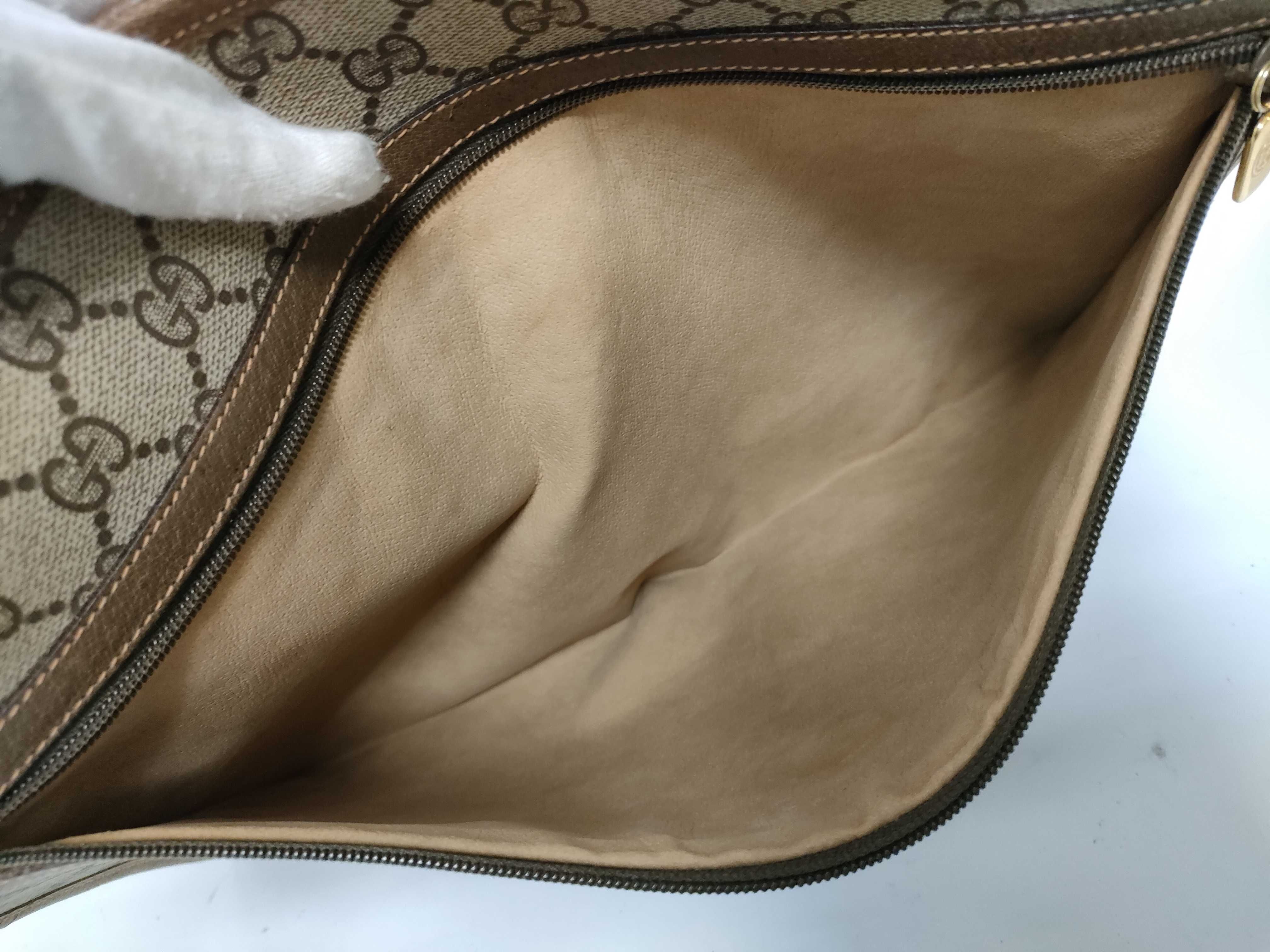GG Supreme Old Gucci GG Supreme Clutch Bag — view 10