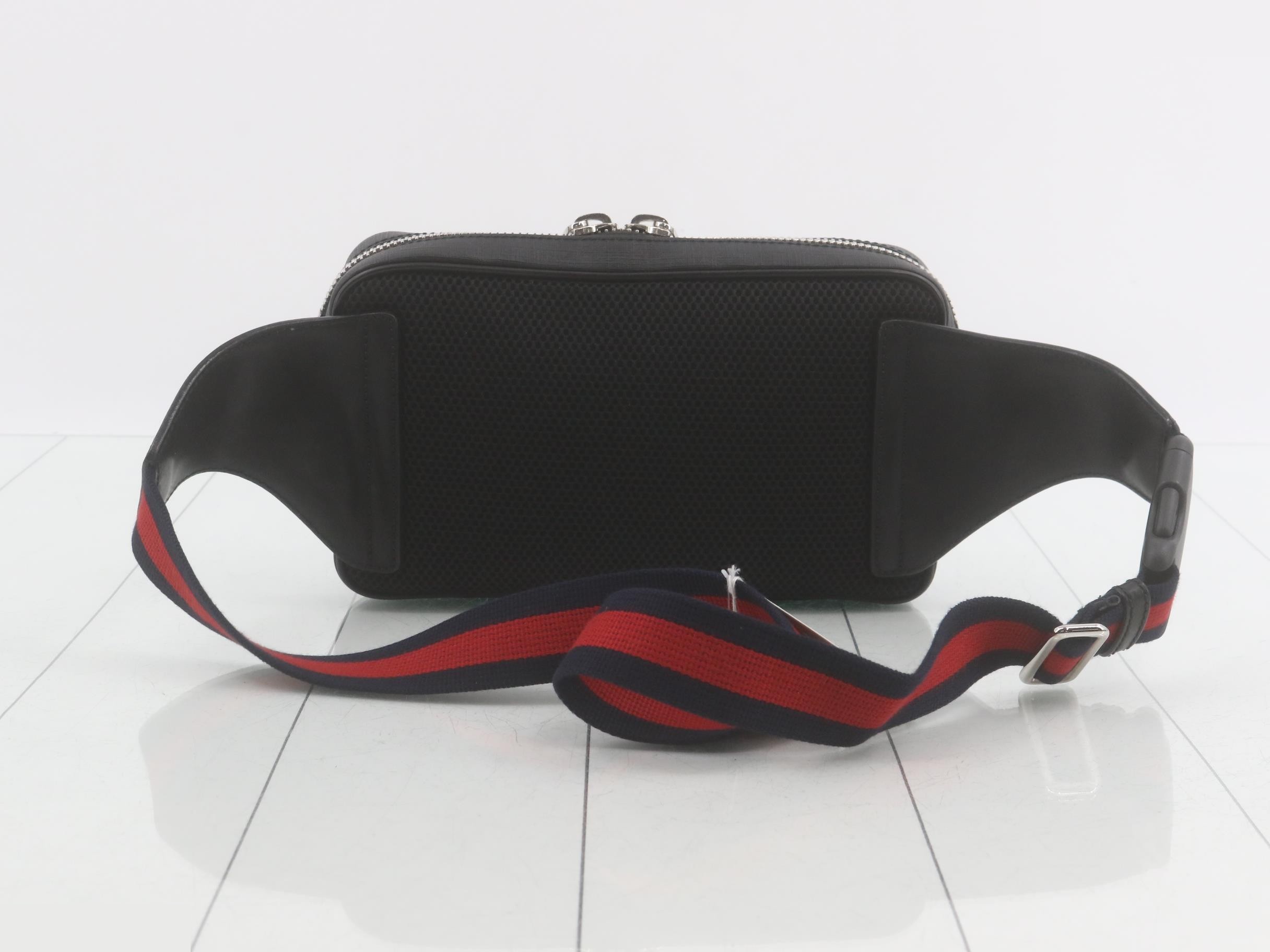 GG Supreme Shoulder Bag — view 2