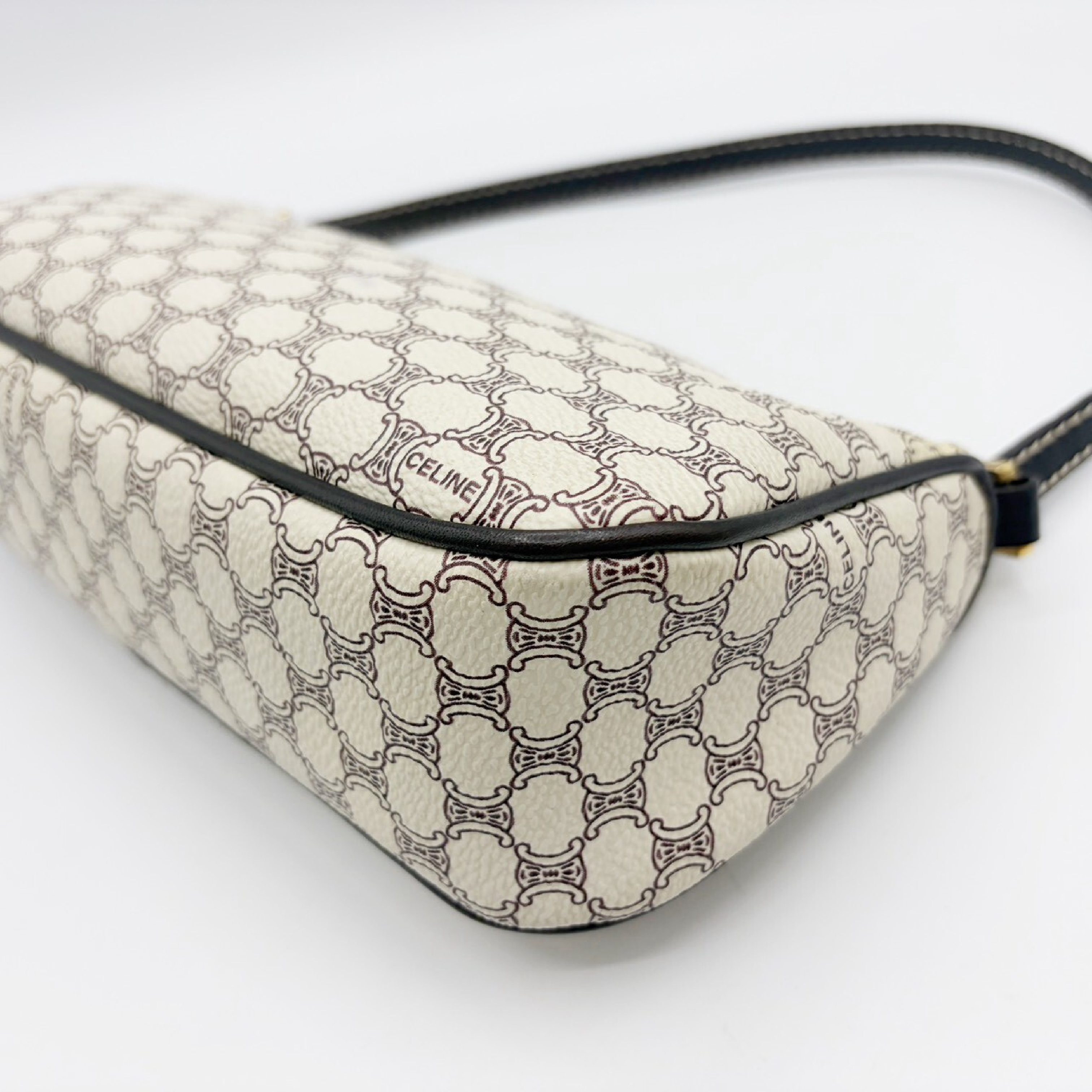 Macadam Accessory Pouch — view 5
