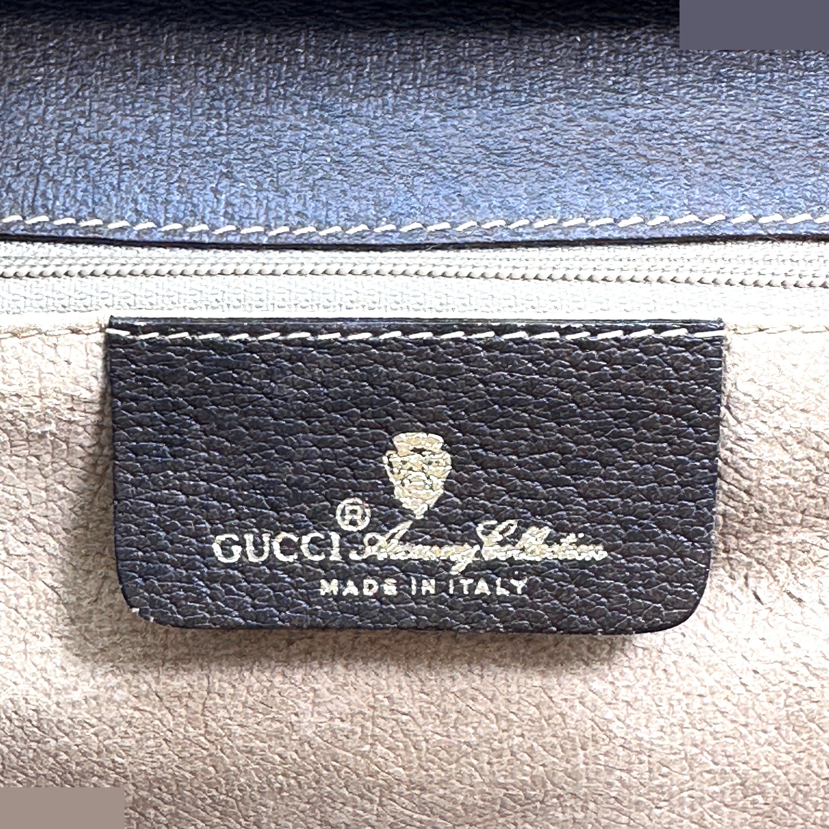 GG Supreme Canvas Shoulder Bag — view 9