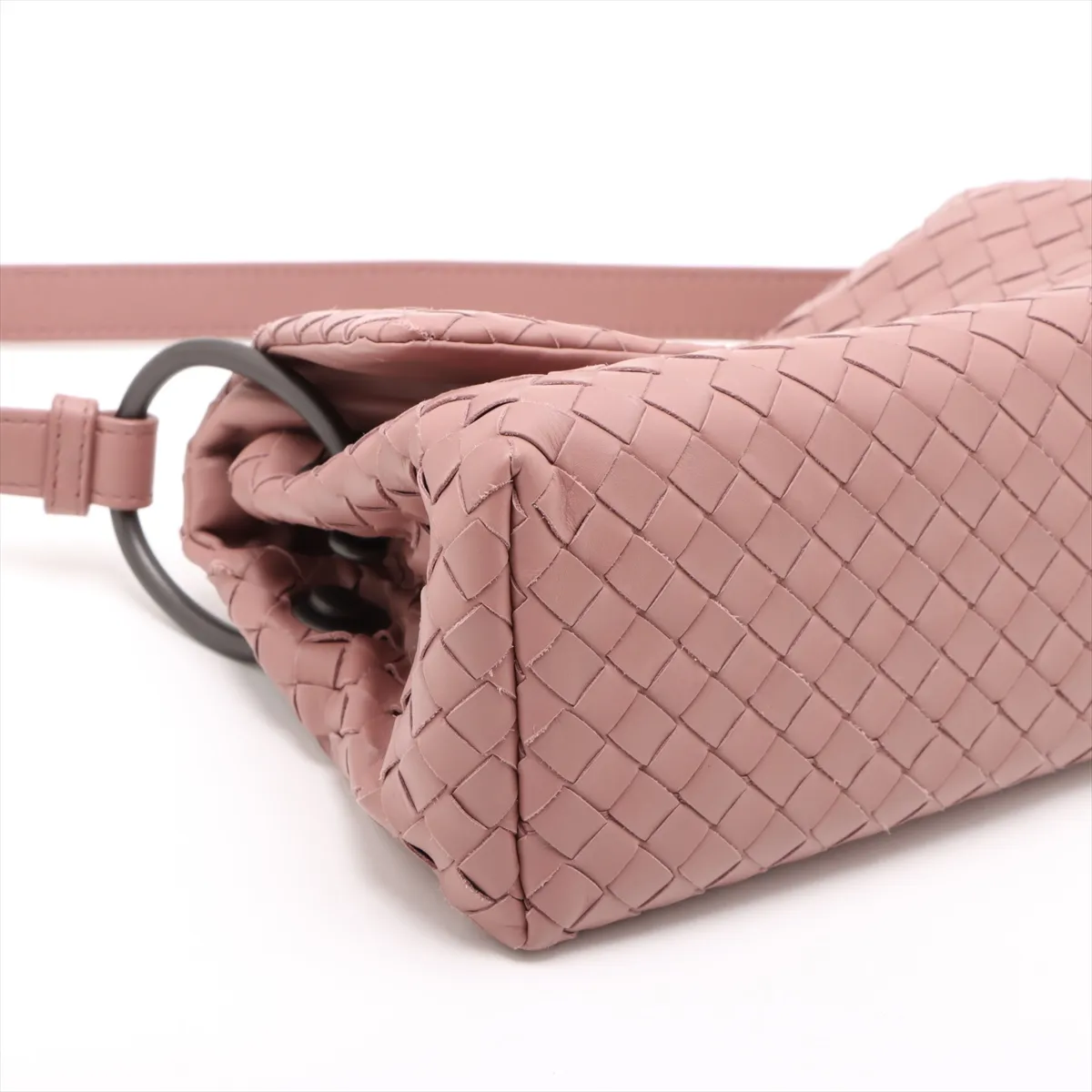 Intrecciato Leather Shoulder Bag Pink — view 4