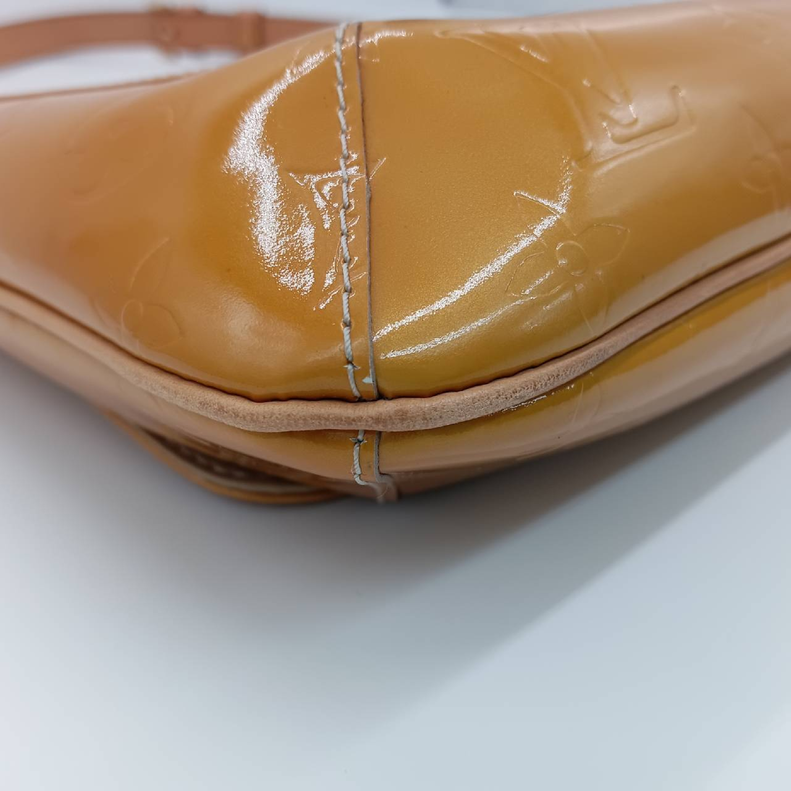 Monogram Vernis Thompson Street M91123 Shoulder Bag — view 11