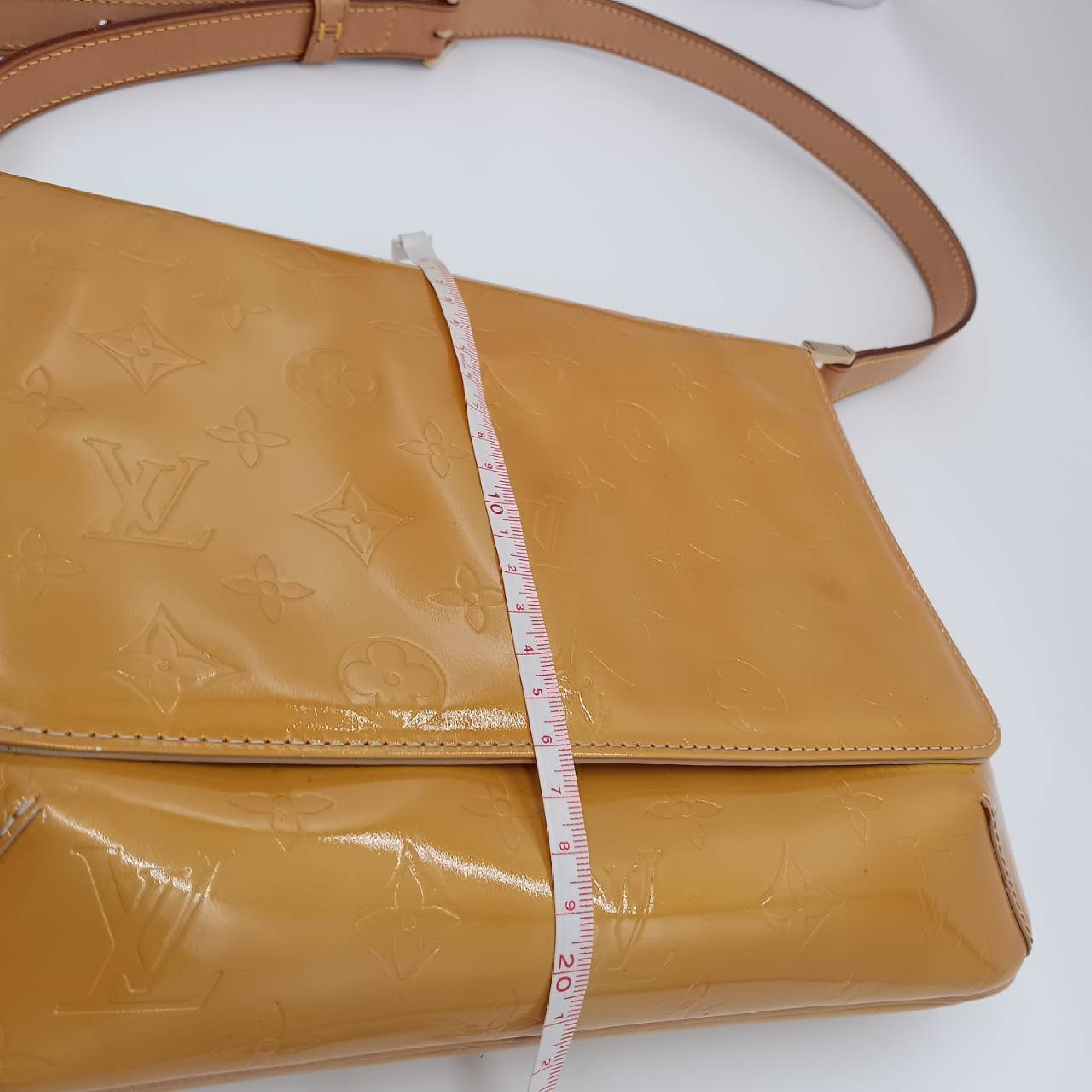 Monogram Vernis Thompson Street M91123 Shoulder Bag — view 3