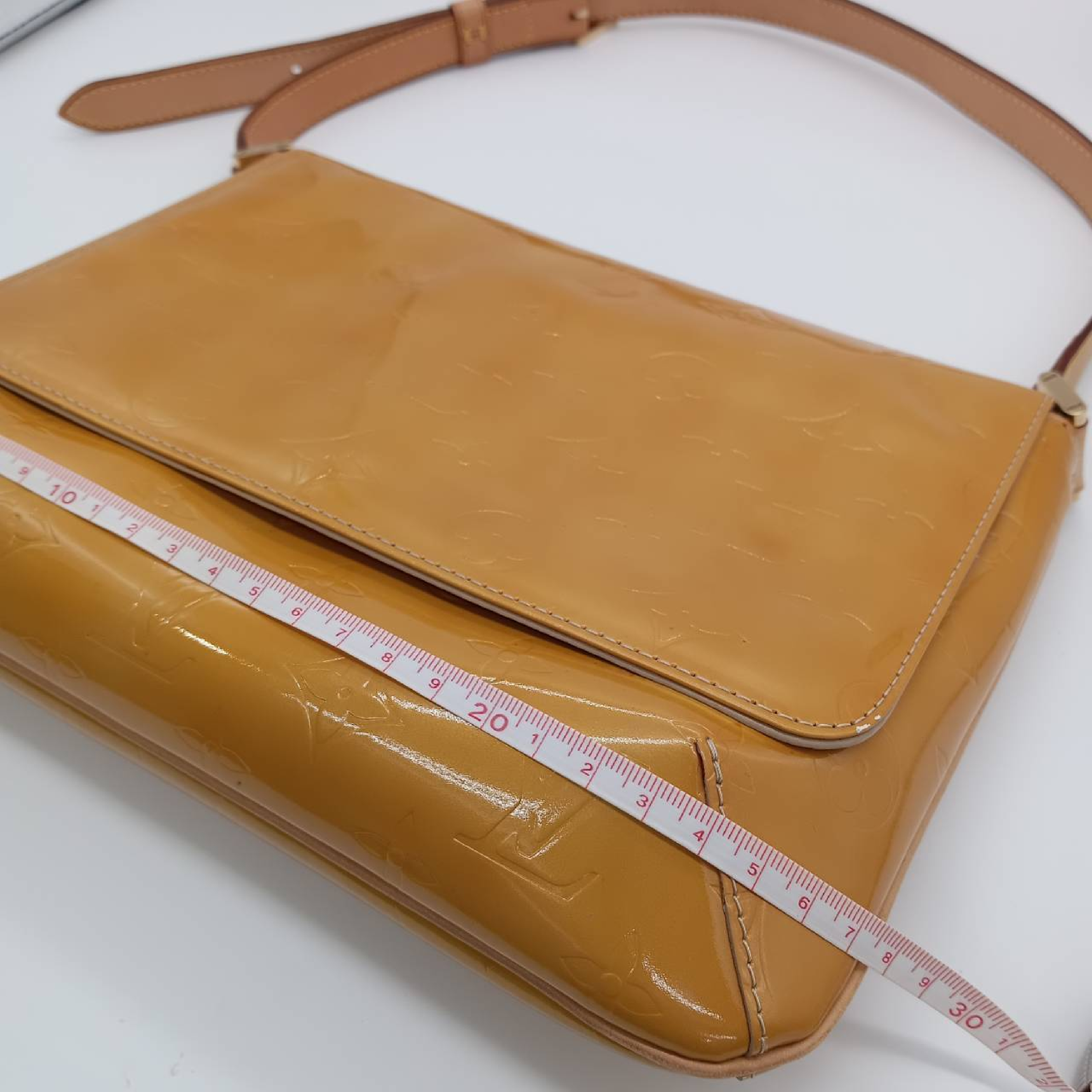 Monogram Vernis Thompson Street M91123 Shoulder Bag — view 4