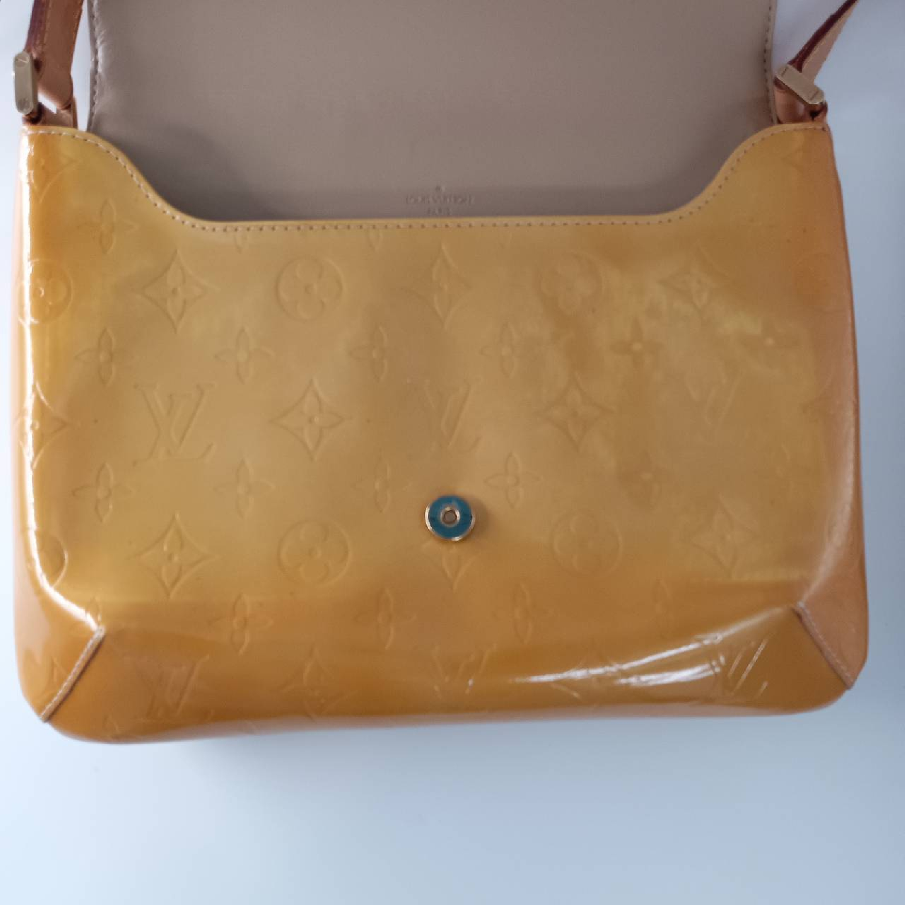 Monogram Vernis Thompson Street M91123 Shoulder Bag — view 8