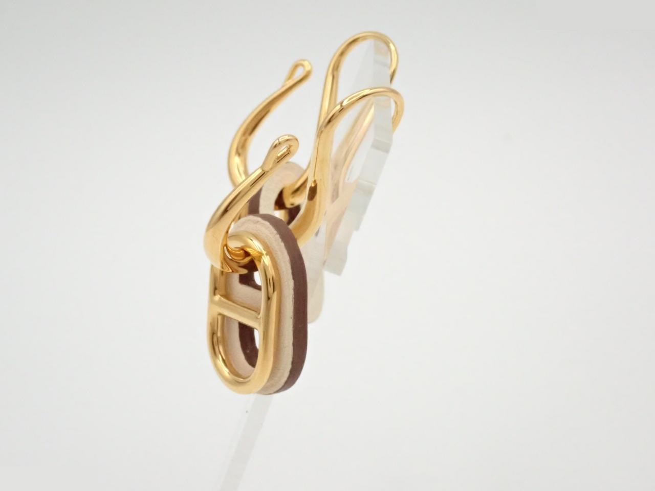 Earrings — view 3