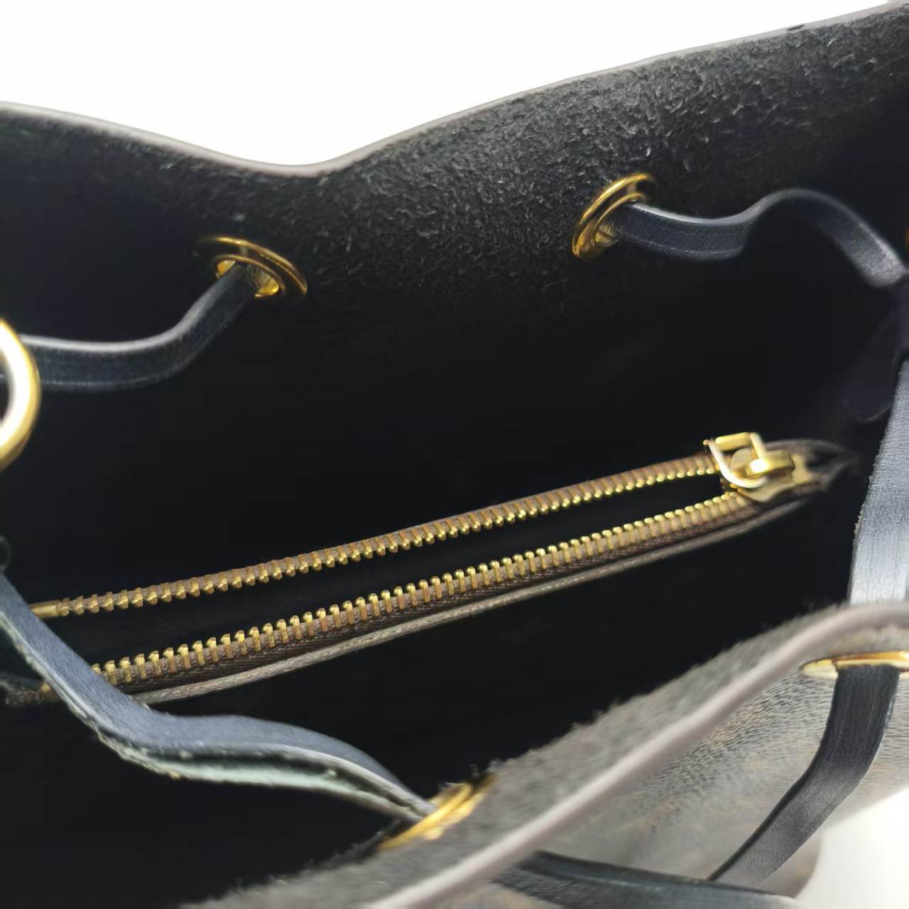 【*Shipped from: China*】LOUIS VUITTON NeoNoe PU Shoulder Bag — view 13