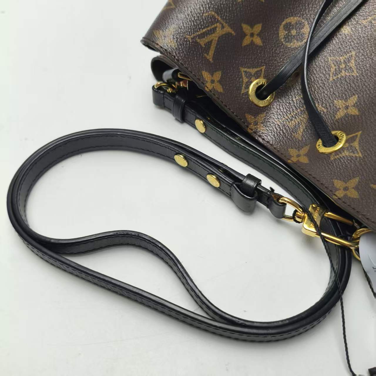 【*Shipped from: China*】LOUIS VUITTON NeoNoe PU Shoulder Bag — view 14
