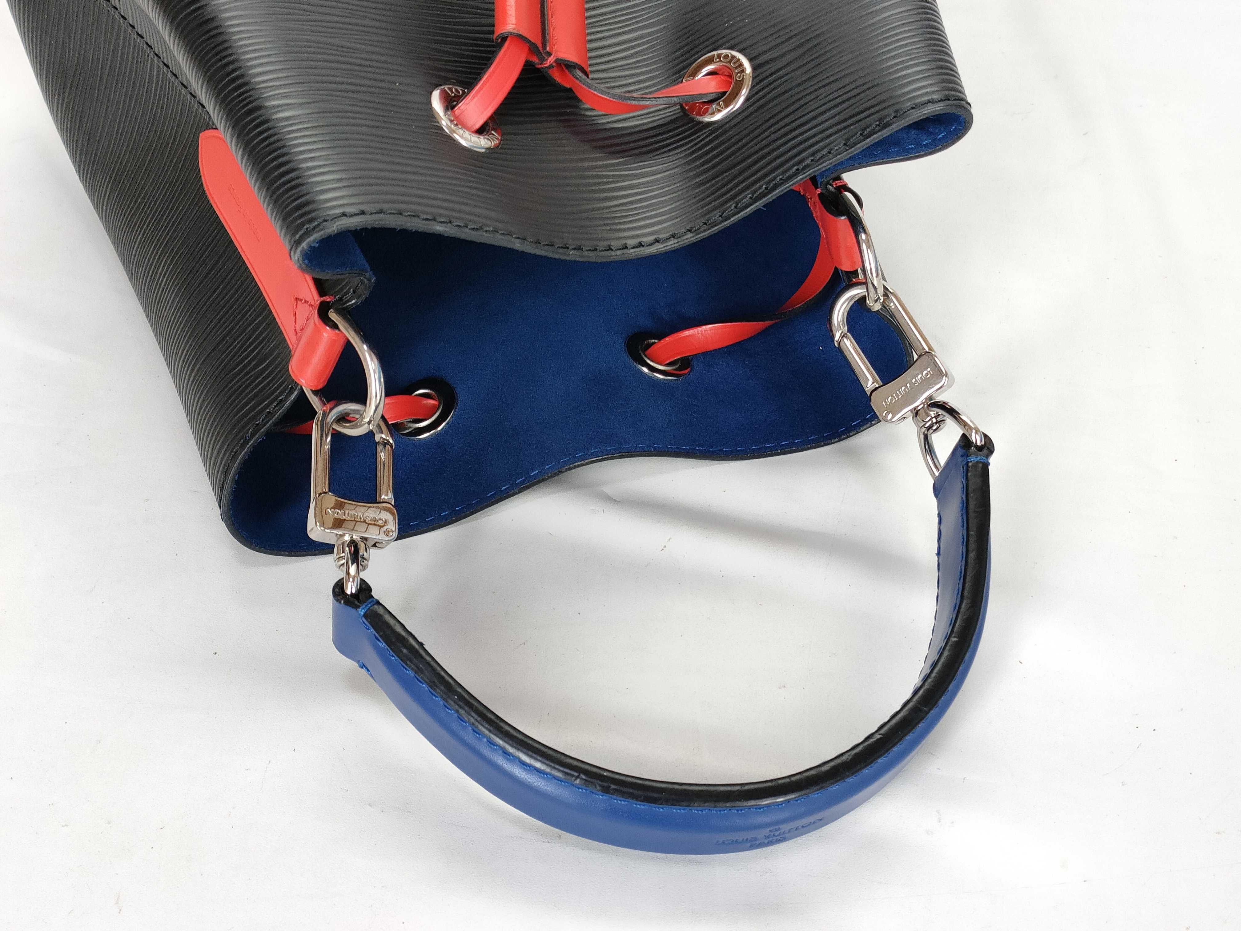 Epi NeoNoe BB Bag M52853 SR4149 Handbag — view 3