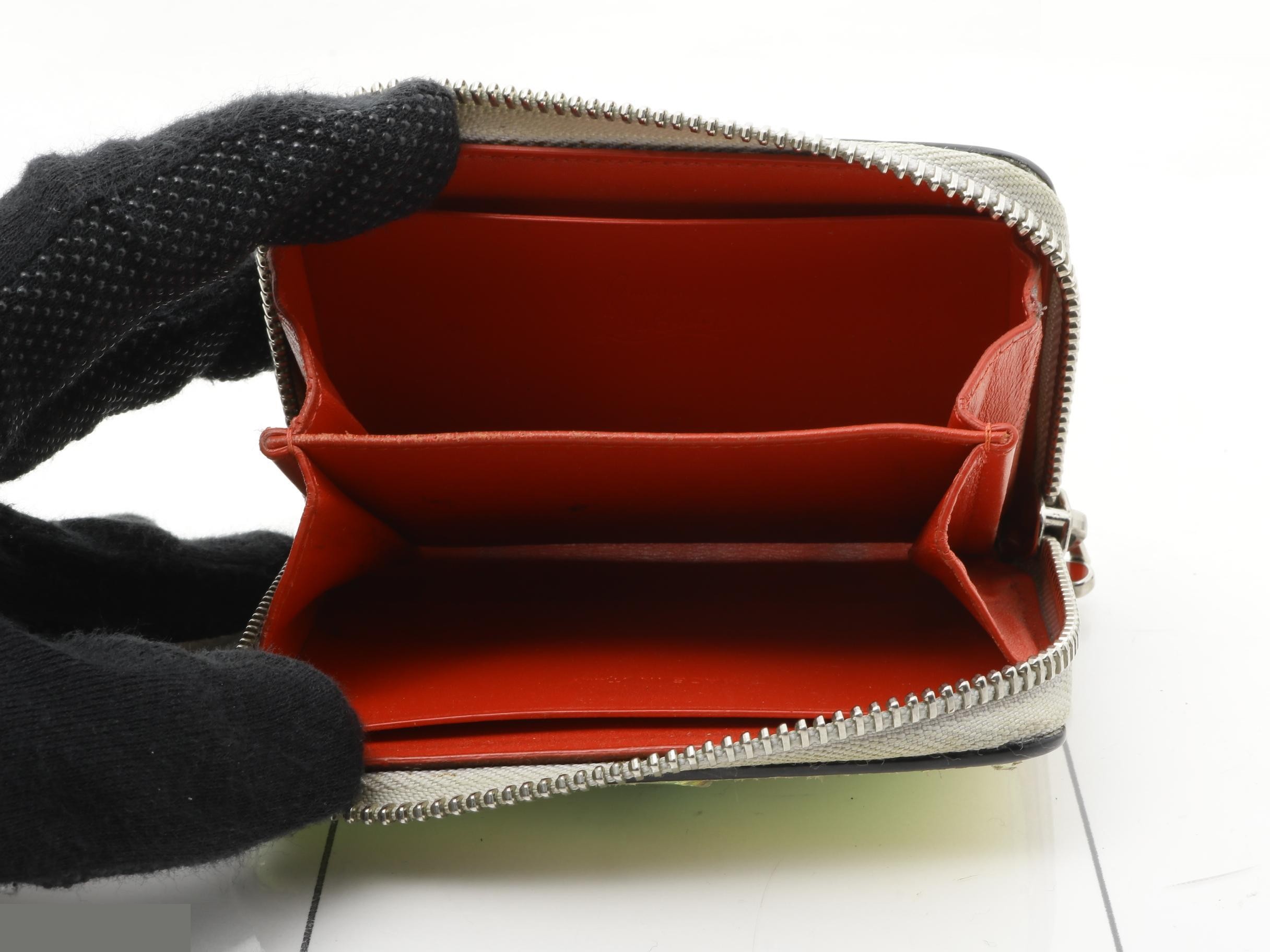 Other lines: Bags and Wallets — view 4