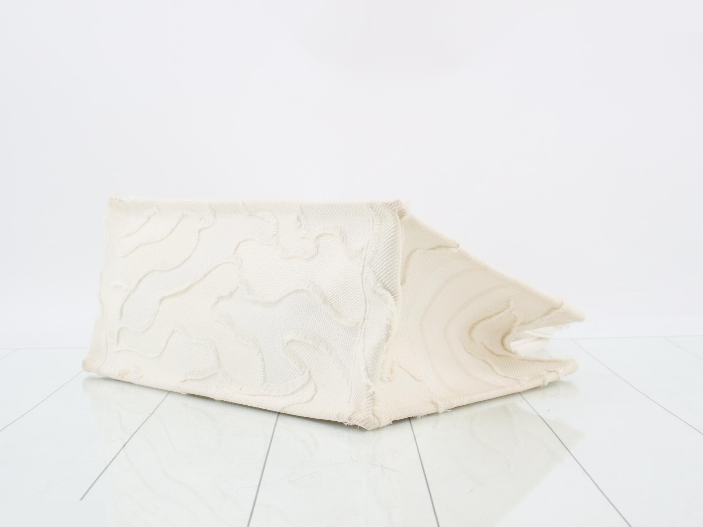 Book Tote - Medium — view 6