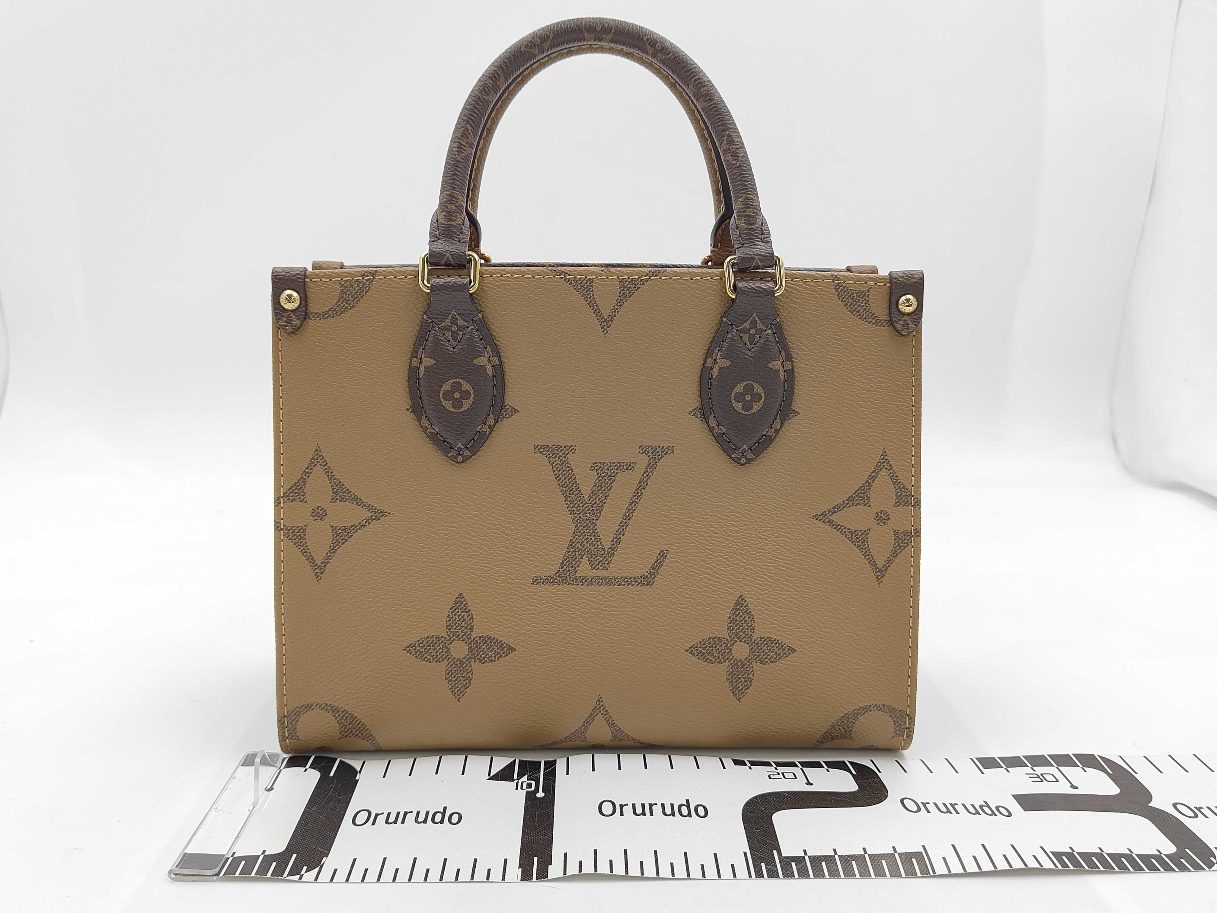 Monogram Giant Reverse M46373 OnTheGo PM Shoulder Bag — view 2
