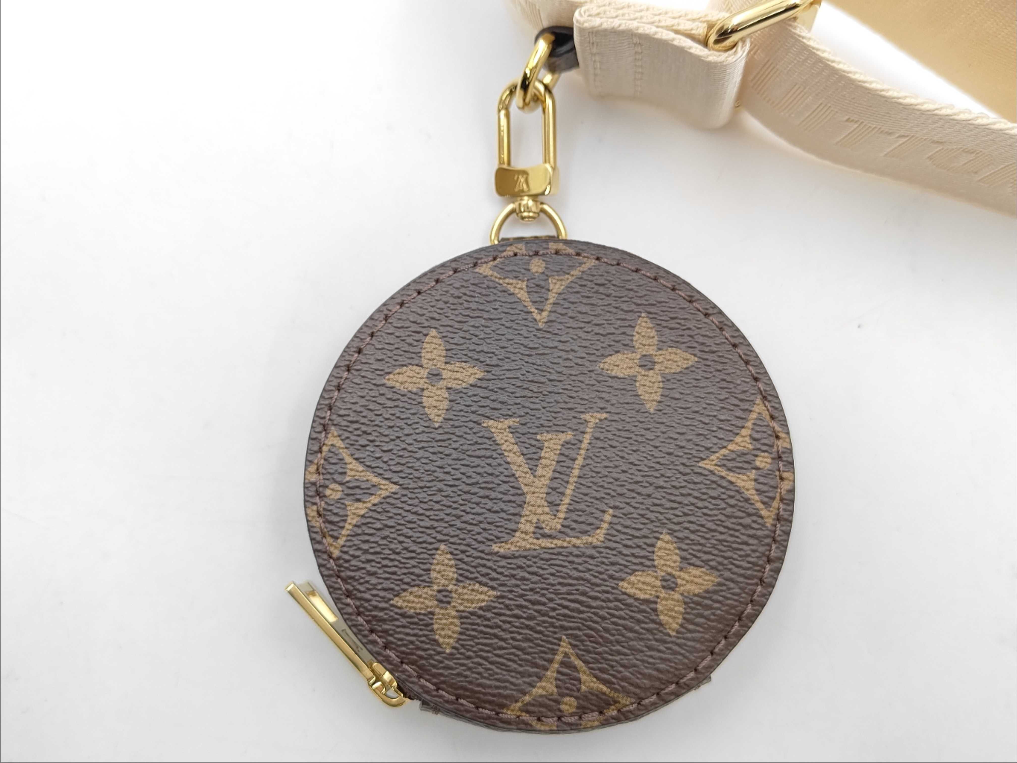 Monogram Giant Reverse M46373 OnTheGo PM Shoulder Bag — view 13