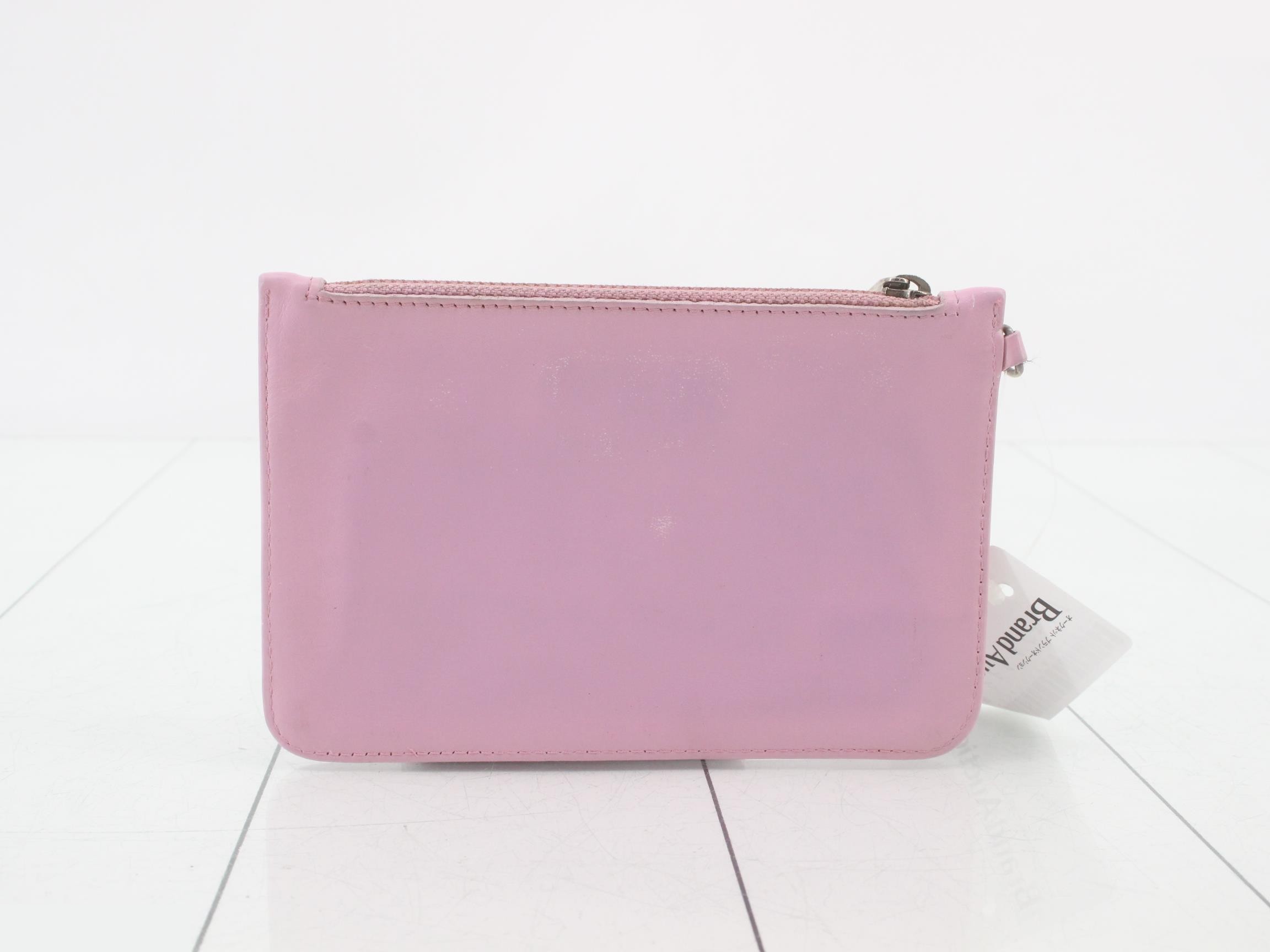 Pouch, stall number 8 — view 2