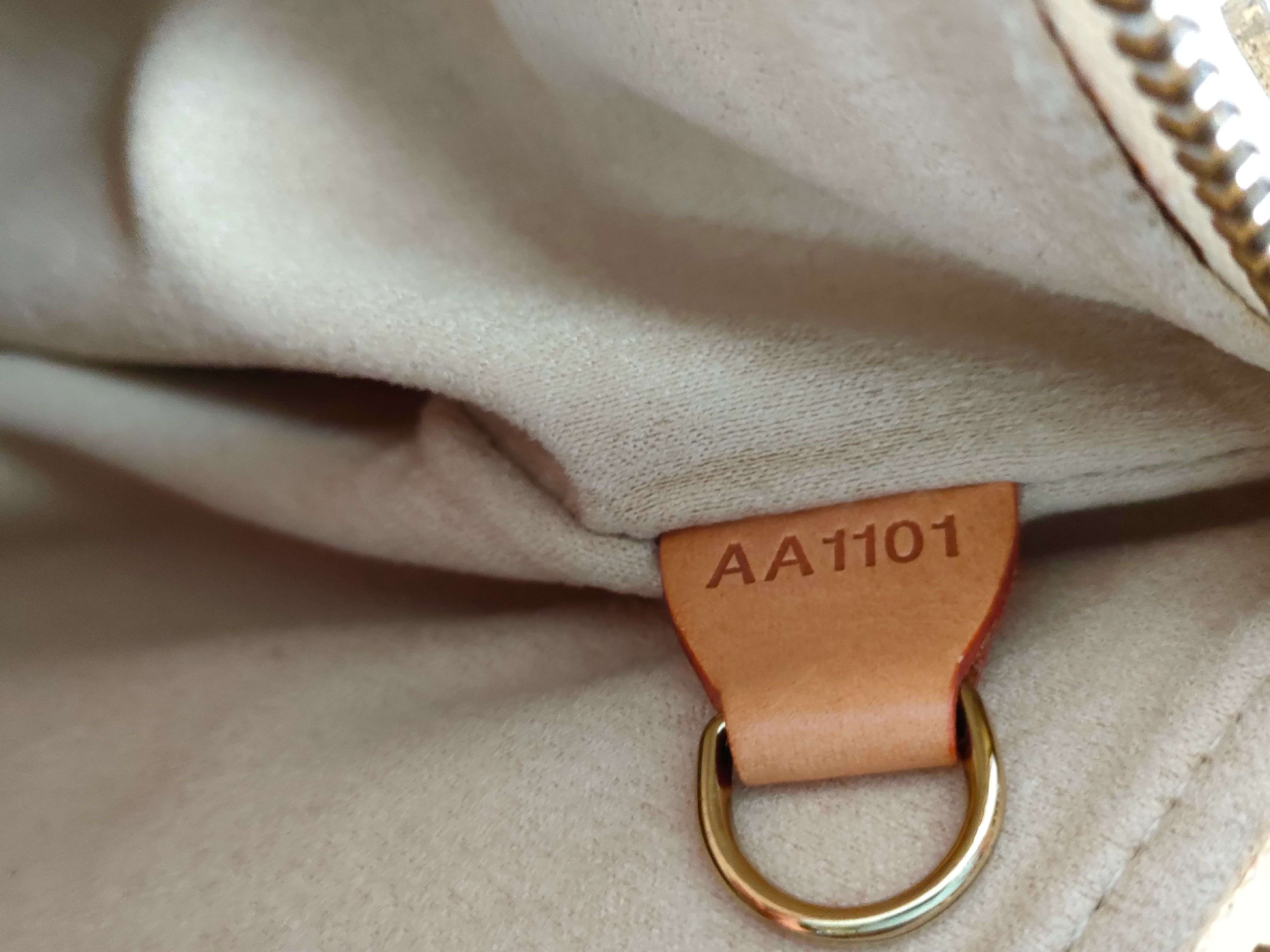 Damier Azur Saleya PM Tote Bag — view 15