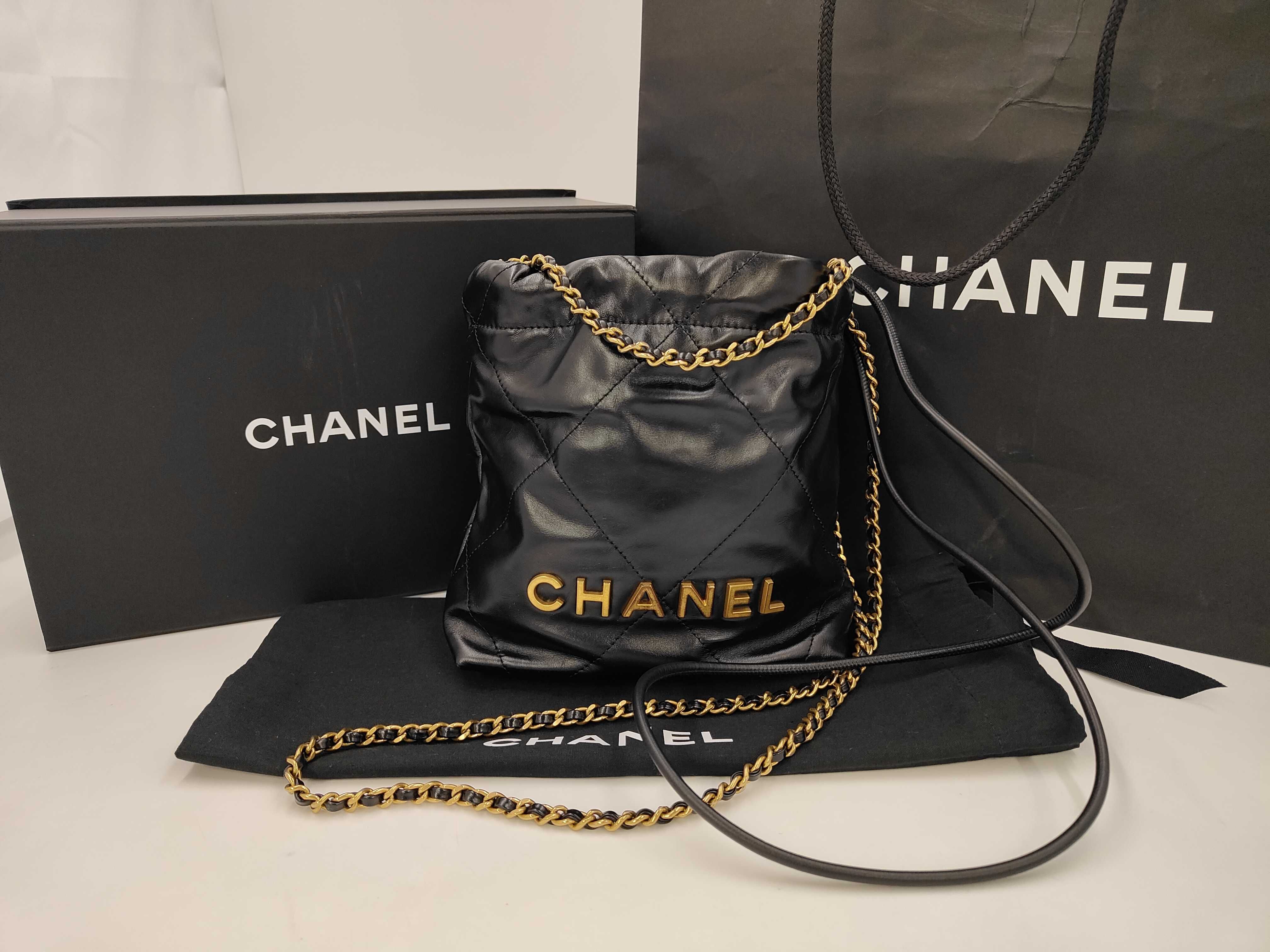 H02GPE39 / Shiny Calf 22 Black Bag Mini Product with Serial Number Hardware and Limited Edition Booklet - Shoulder Bag
