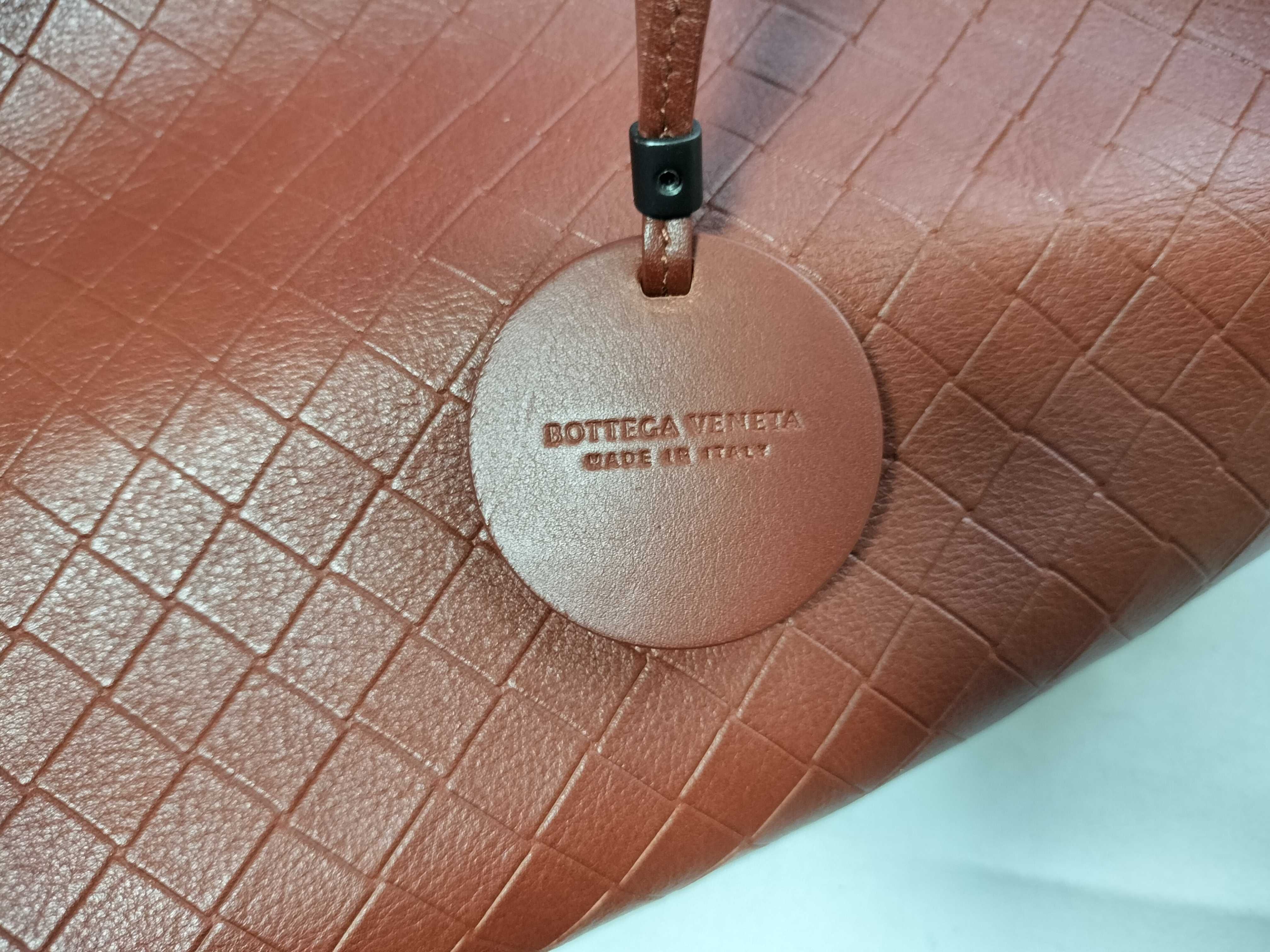 Intrecciato Mirage Tote Bag — view 11