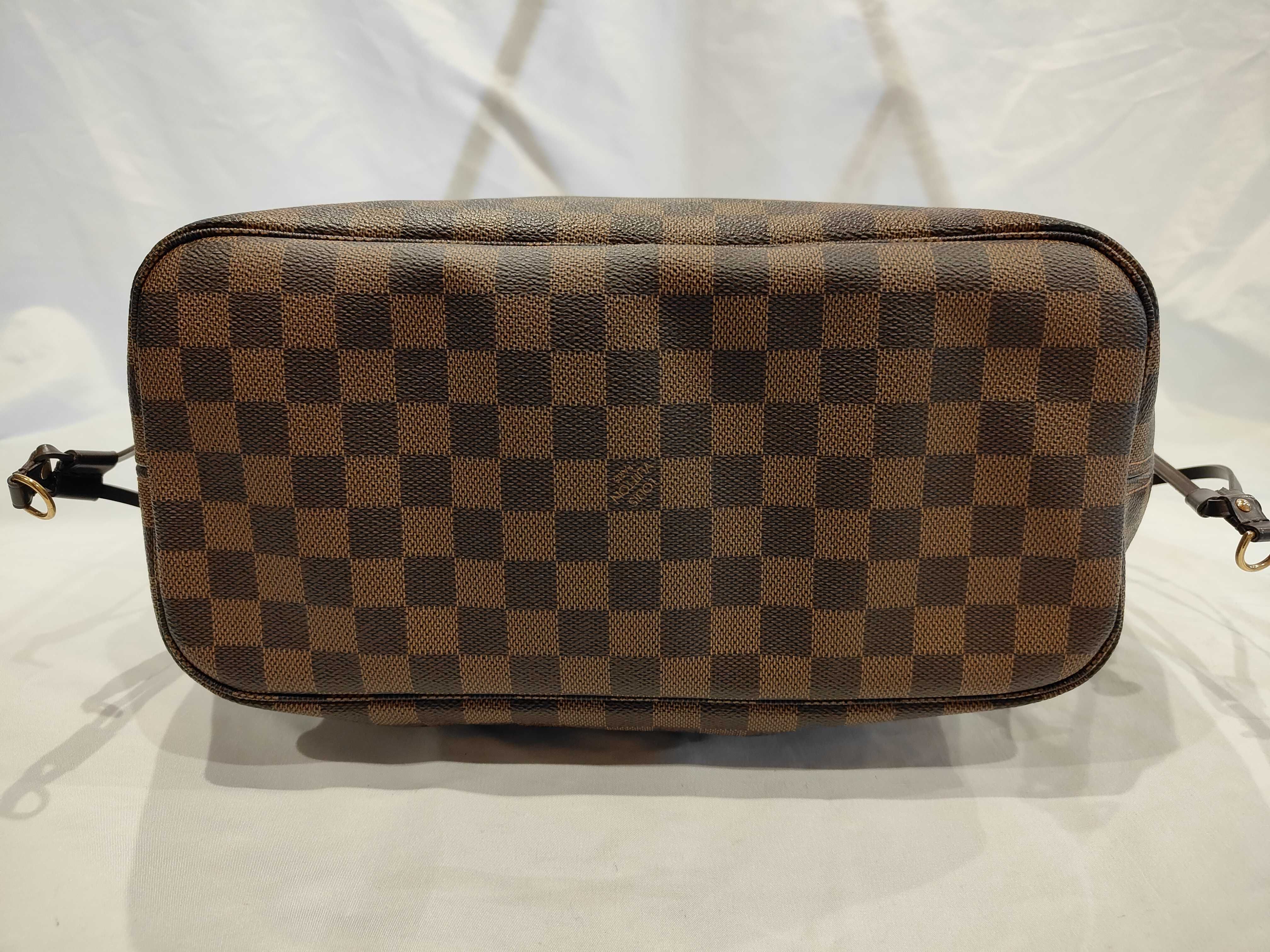 Damier Neverfull MM Tote Bag (without pouch) — view 3