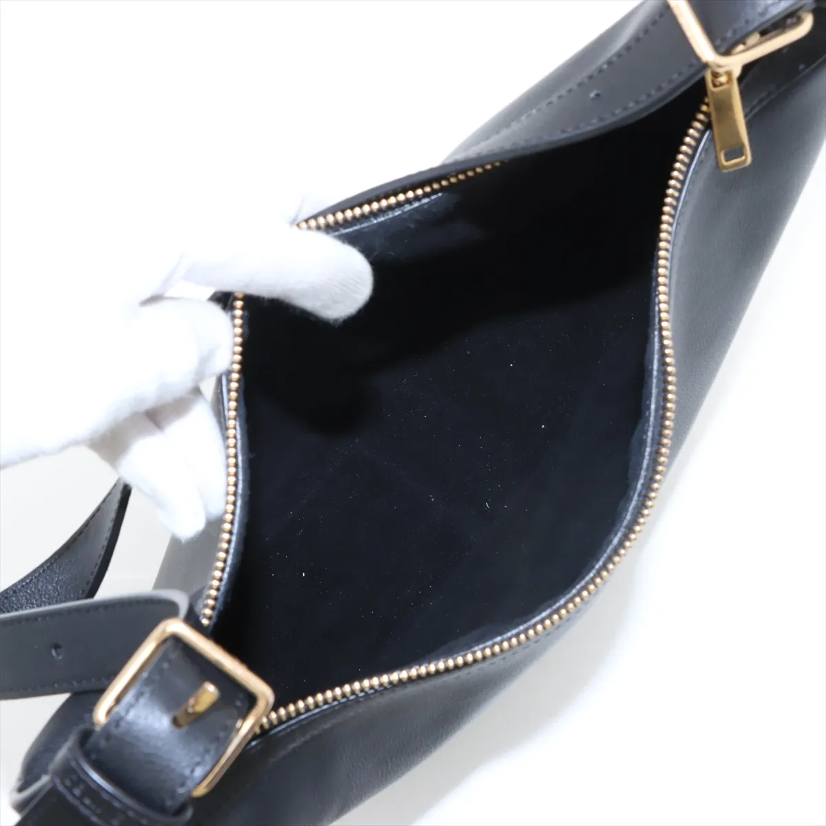 Heloise Cuir Triomphe Leather Shoulder Bag Black — view 6