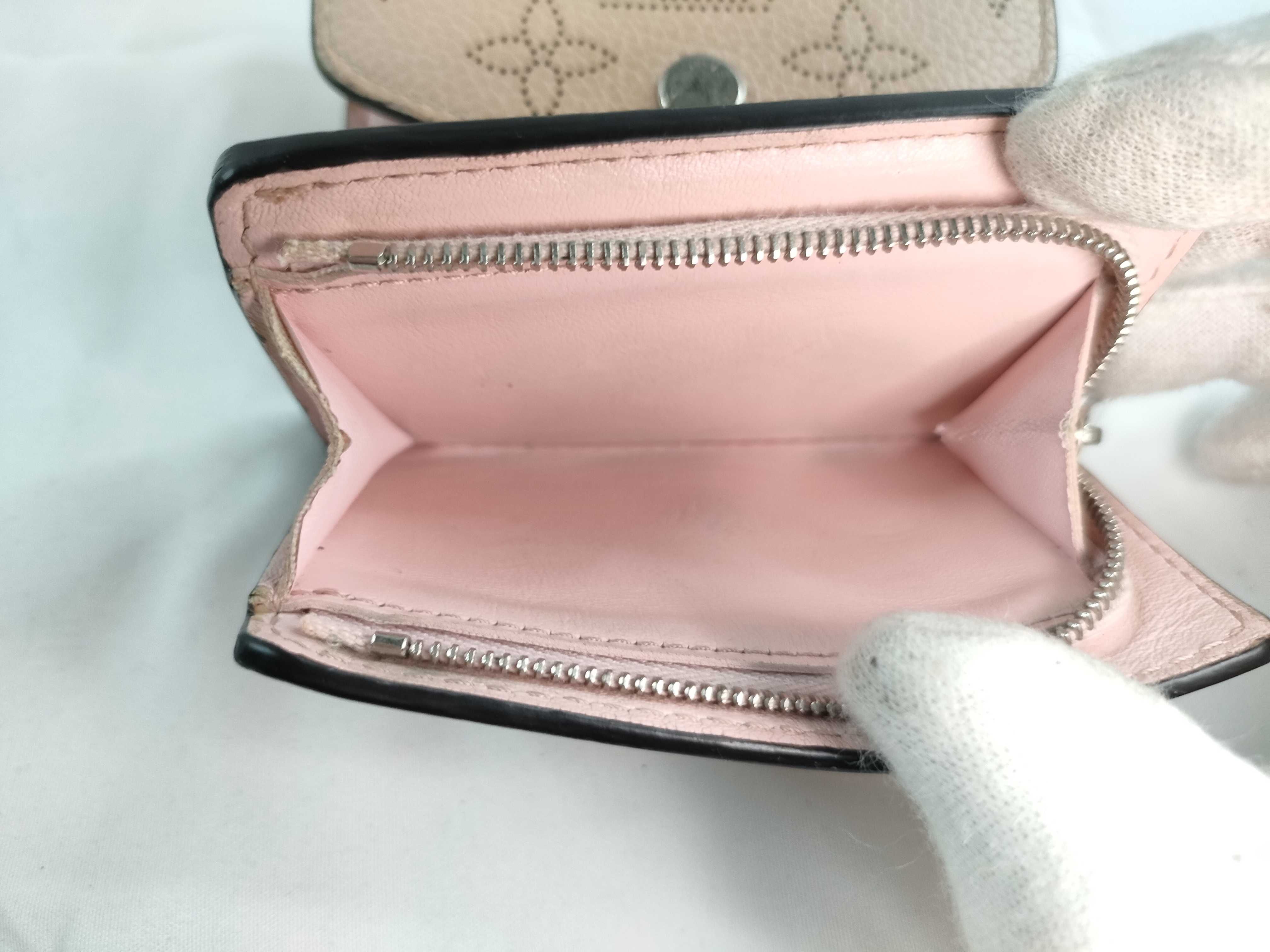 Mahina Louis Vuitton Mahina Portefeuille Iris XS M80491 Rose Ballerine RFID Gradient Wallet — view 12