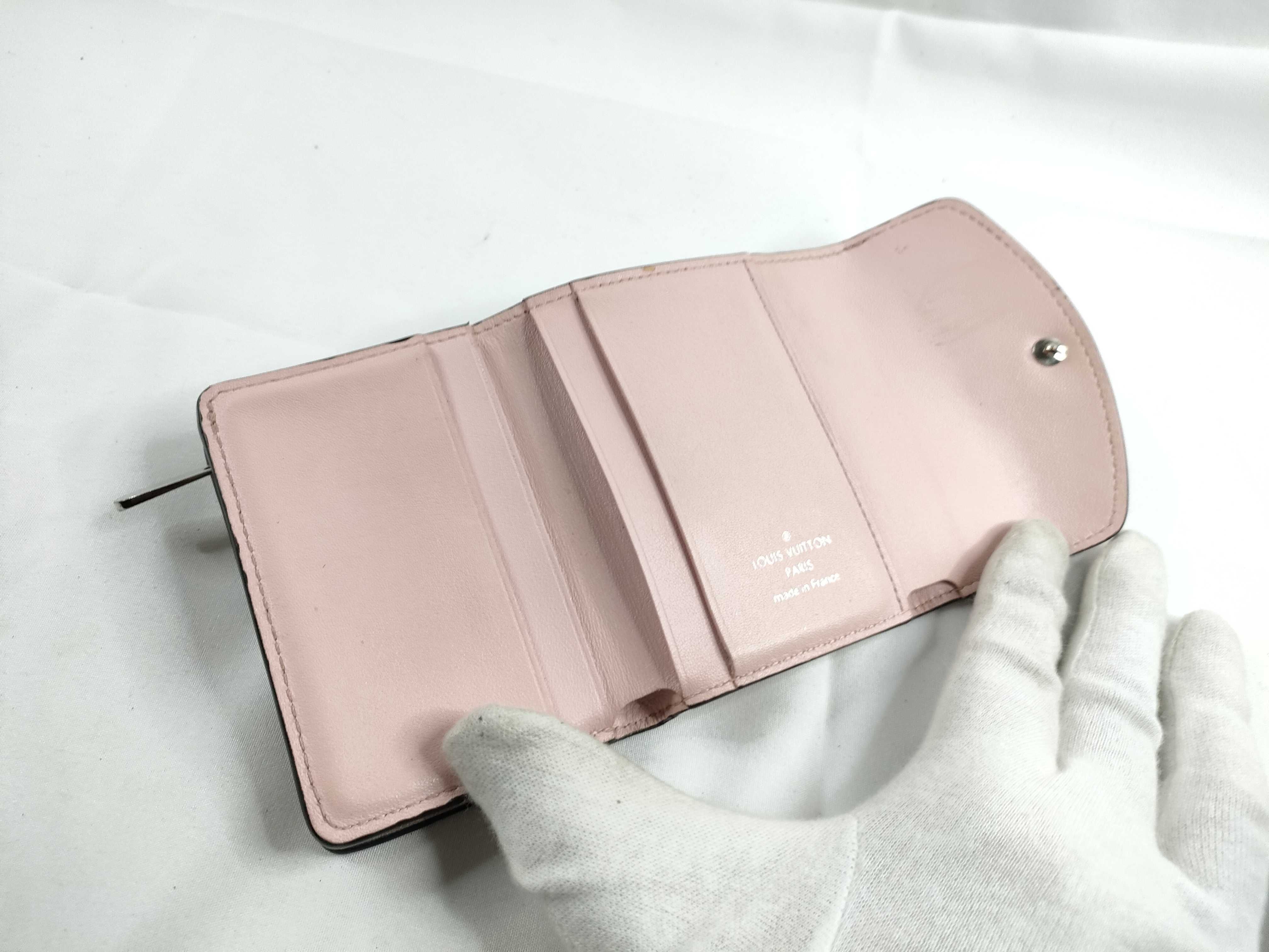 Mahina Louis Vuitton Mahina Portefeuille Iris XS M80491 Rose Ballerine RFID Gradient Wallet — view 8