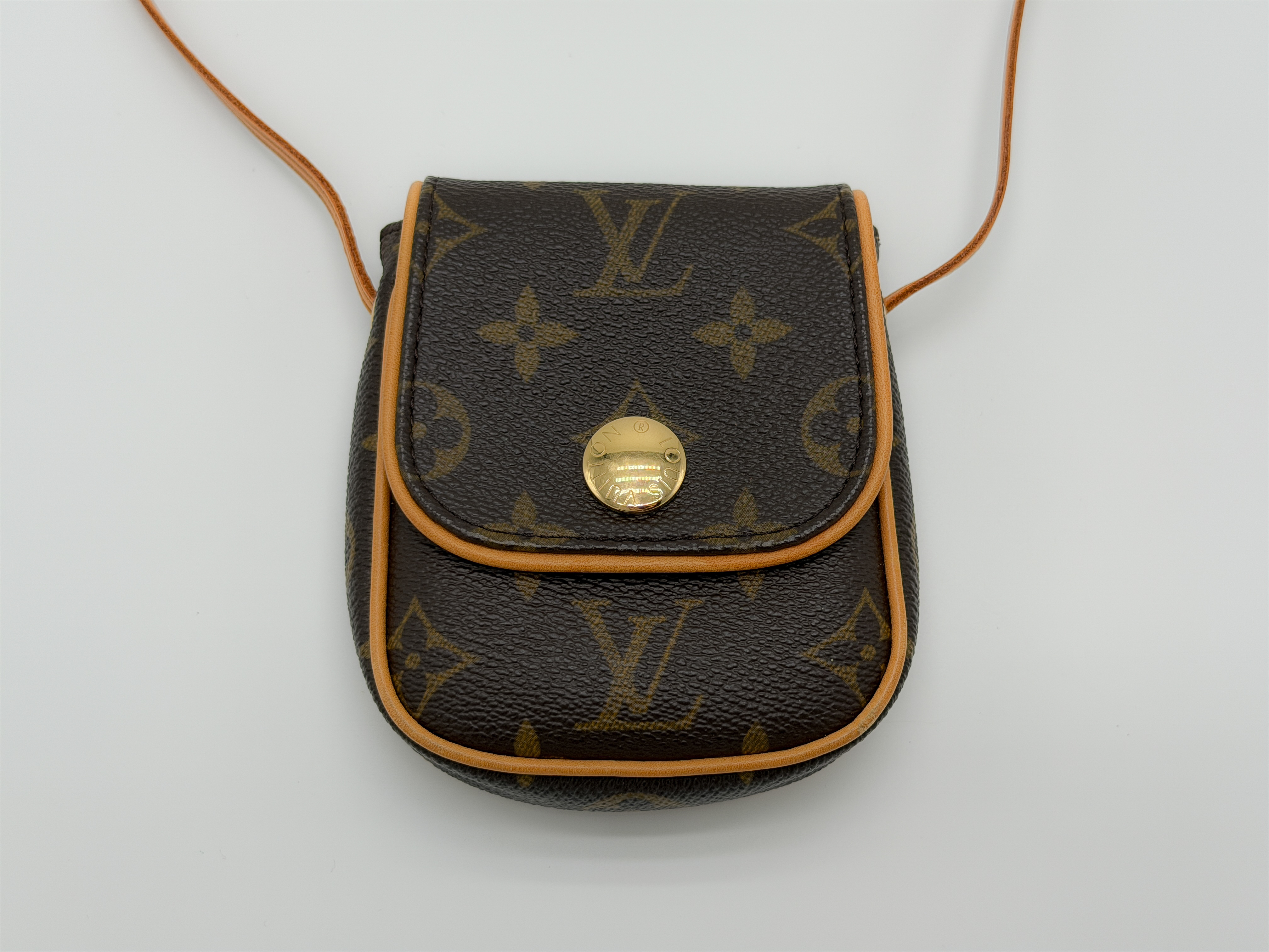 Monogram M60018 Pochette Cancun Shoulder Bag