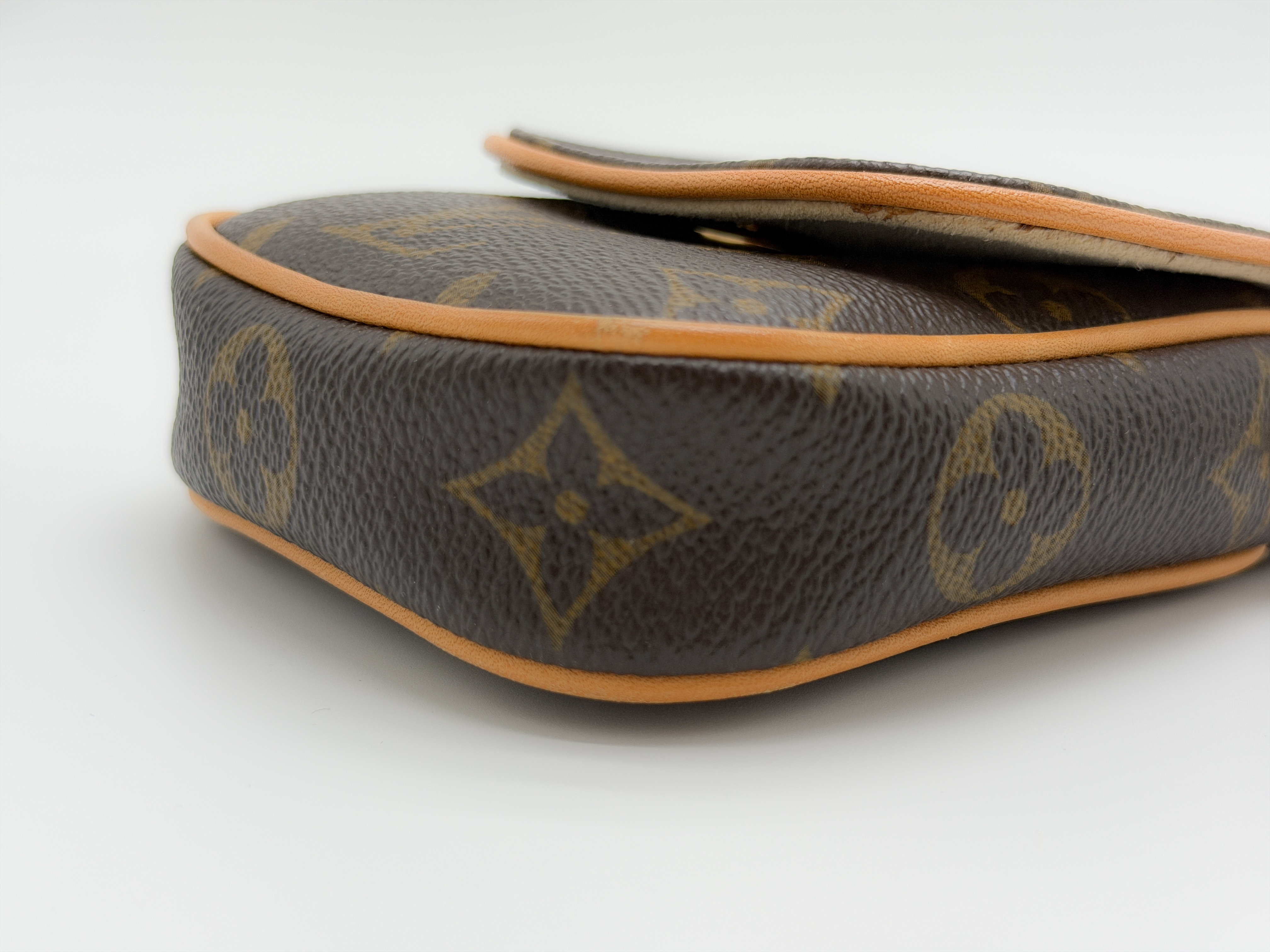 Monogram M60018 Pochette Cancun Shoulder Bag — view 6