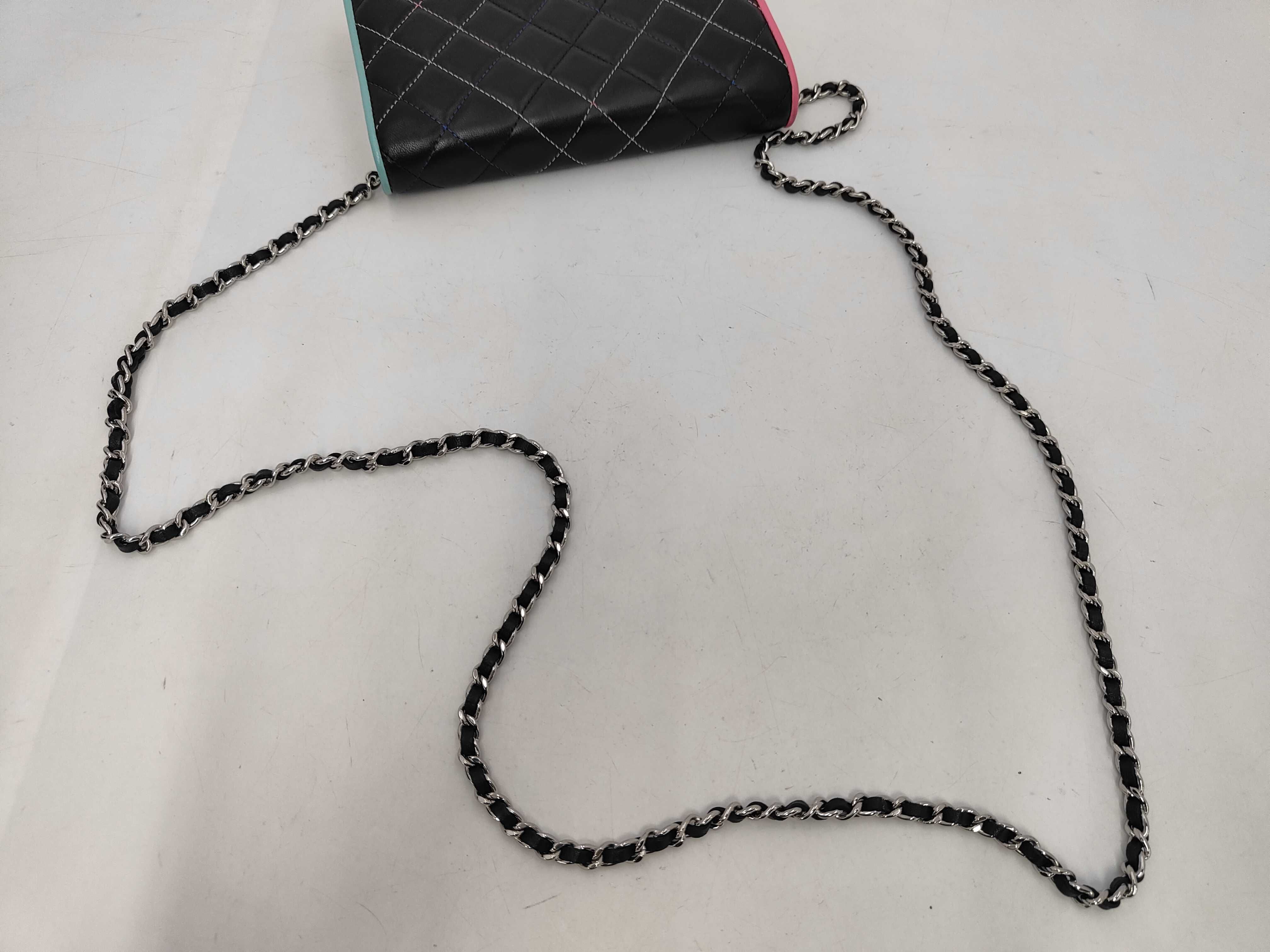 WOC Chain Bag Shoulder Bag — view 3