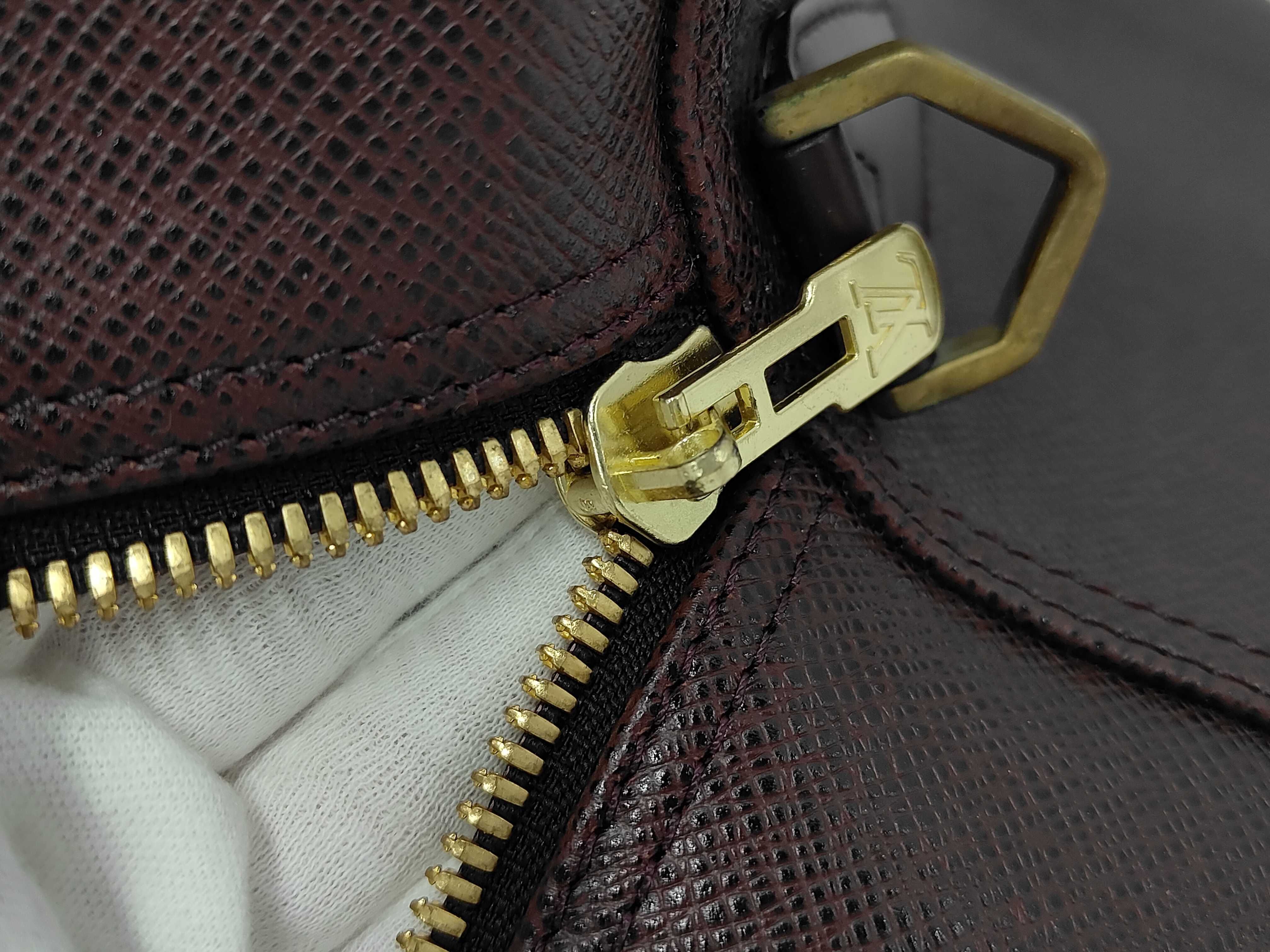 Taiga Leather Kendall PM Boston Bag M30126 Boston Bag — view 11