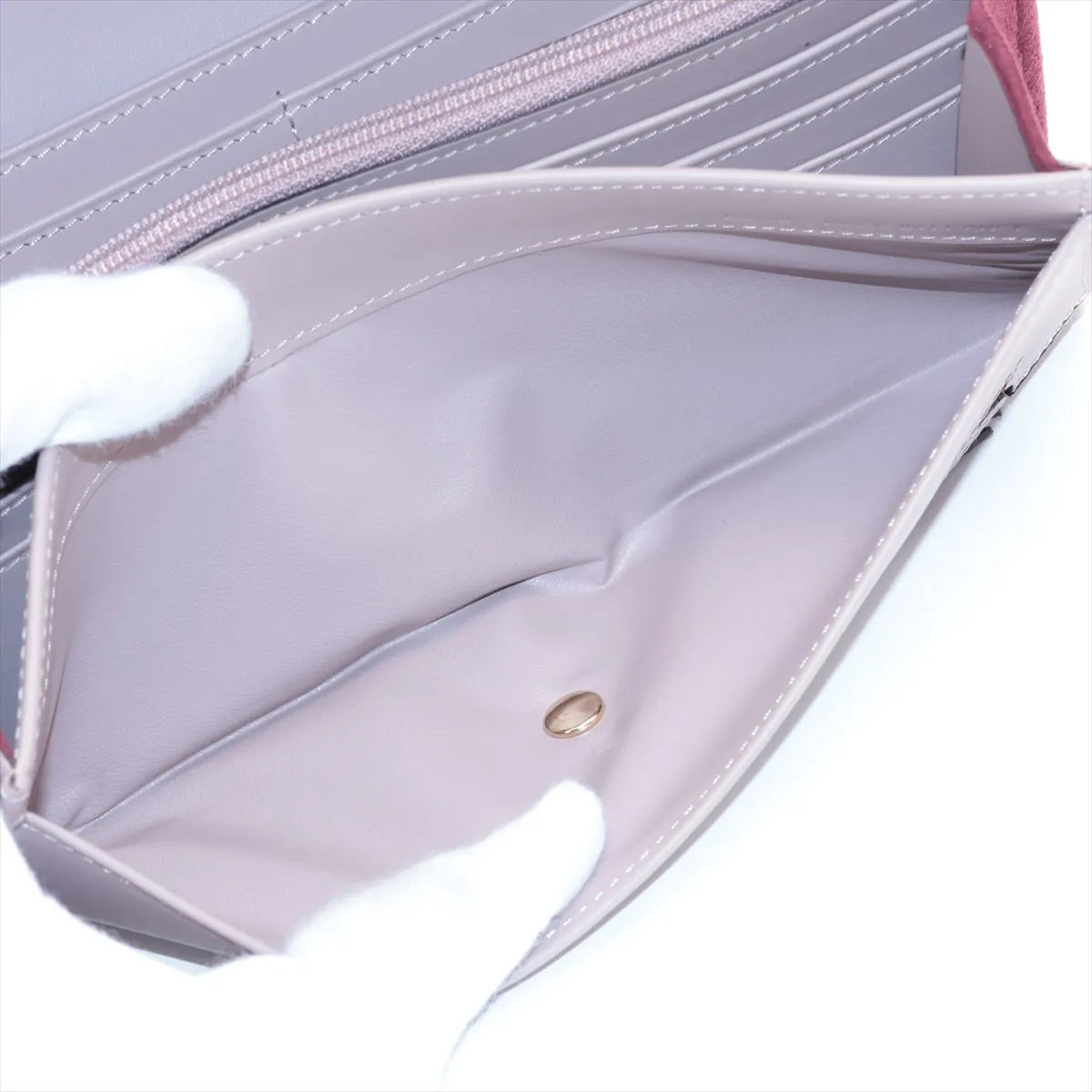 Must C Leather Long Wallet Beige — view 7